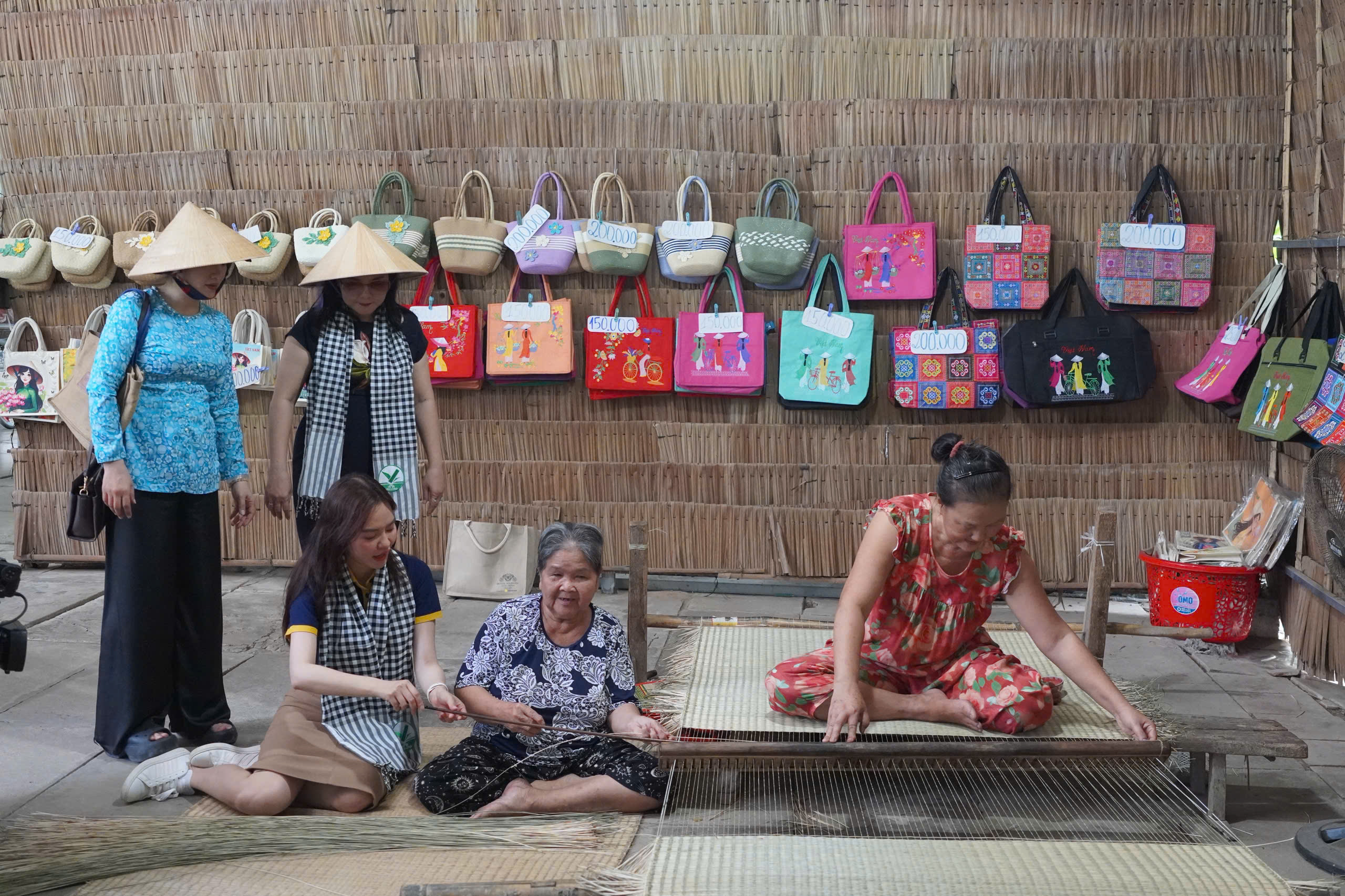 Saigontourist bắt tay Vĩnh Long, thúc đẩy liên kết du lịch vùng - Ảnh 15.