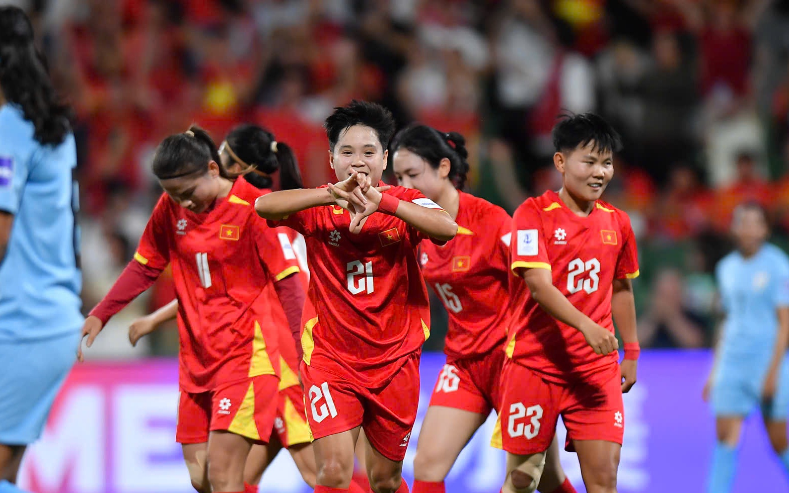 HLV Mai Đức Chung n&oacute;i g&igrave; sau chiến thắng ph&uacute;t b&ugrave; giờ trước Ấn Độ - Ảnh 2.