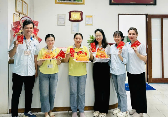 N&acirc;ng đ&atilde;i ngộ để giữ ch&acirc;n người lao động - Ảnh 1.