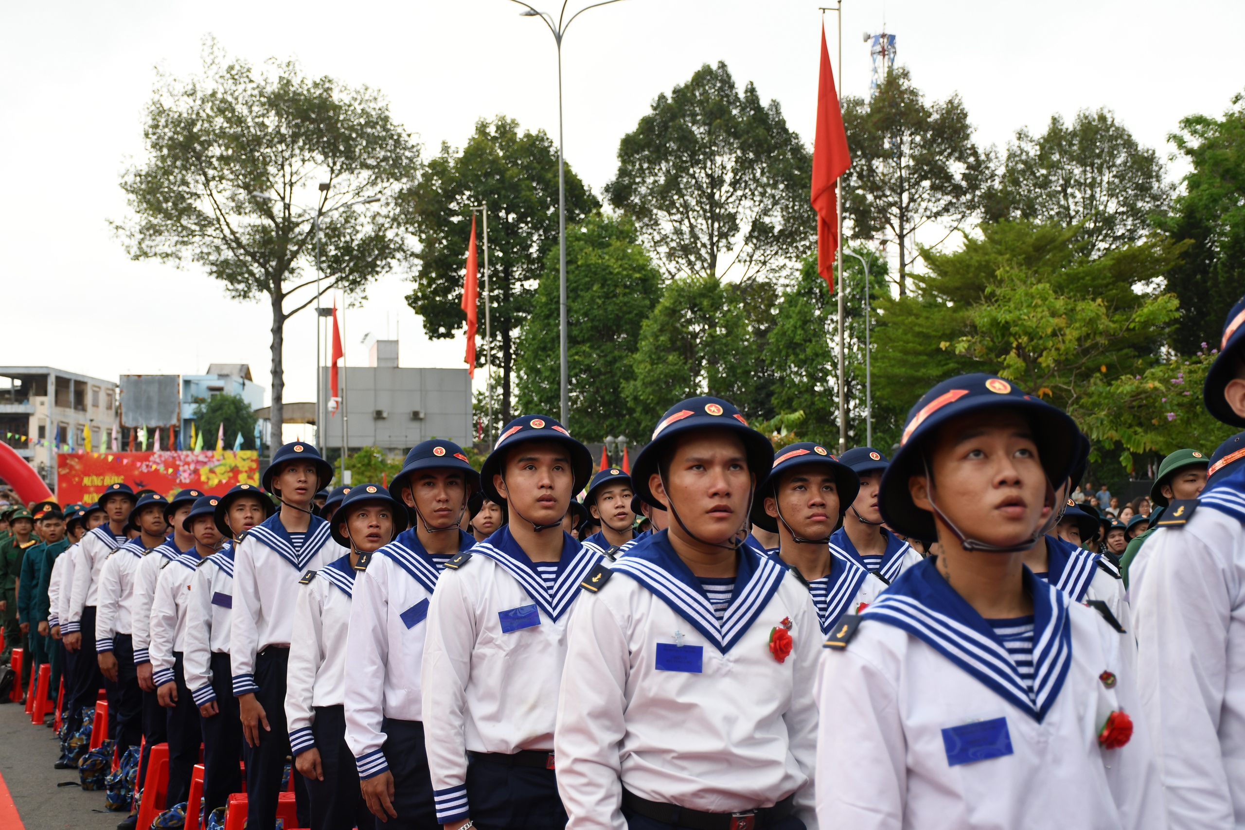 Xúc động lễ giao nhận Quân thanh niên Đồng Nai lên đường nhập ngũ năm 2026 - Ảnh 3. Xúc động lễ giao nhận Quân thanh niên Đồng Nai lên đường nhập ngũ năm 2026 - Ảnh 3.