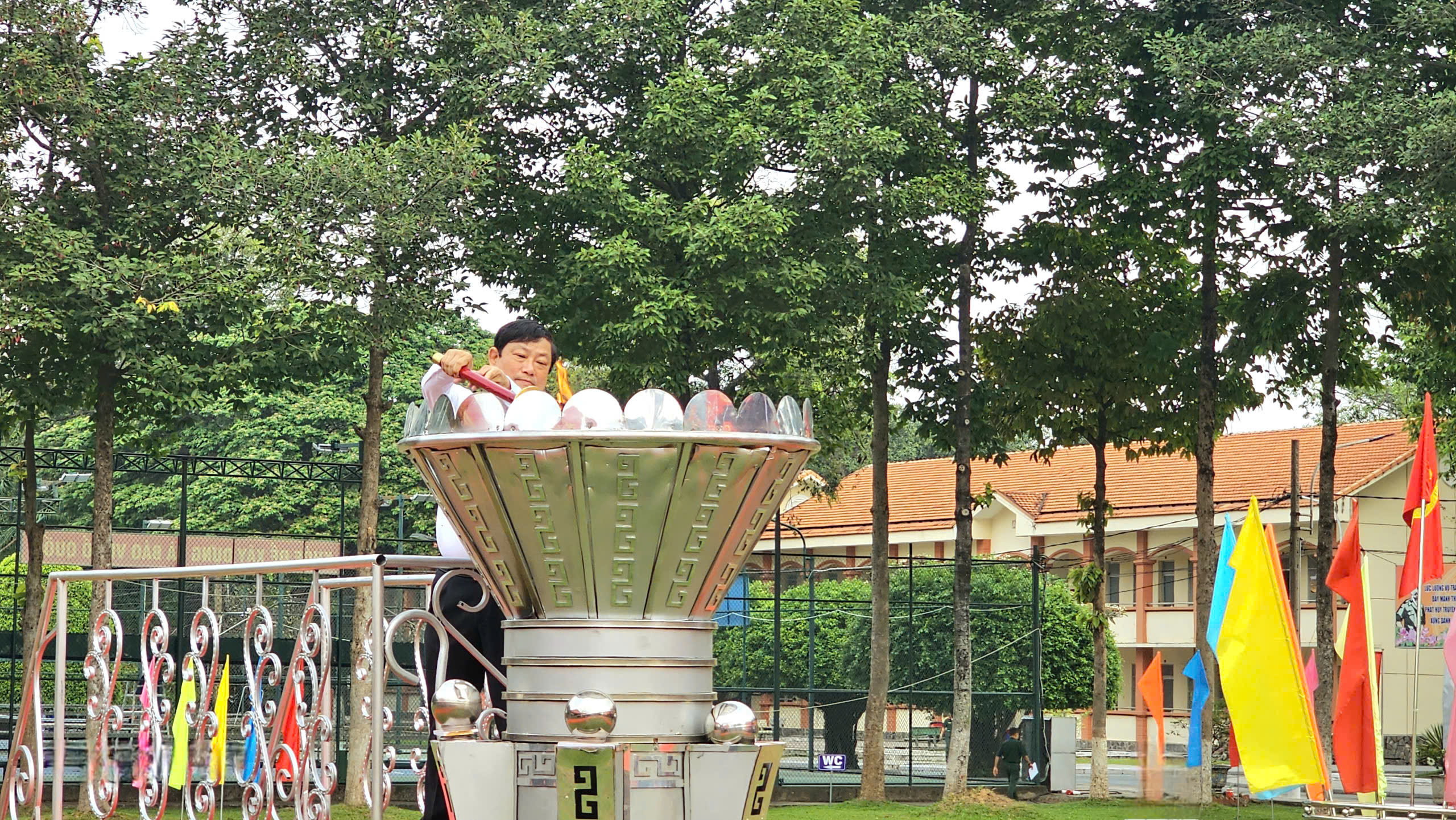 Lễ giao nhận quân TPHCM 2026: Tôn vinh thanh niên lên đường thực hiện nhiệm vụ - Ảnh 1. Lễ giao nhận quân TPHCM 2026: Tôn vinh thanh niên lên đường thực hiện nhiệm vụ - Ảnh 1.