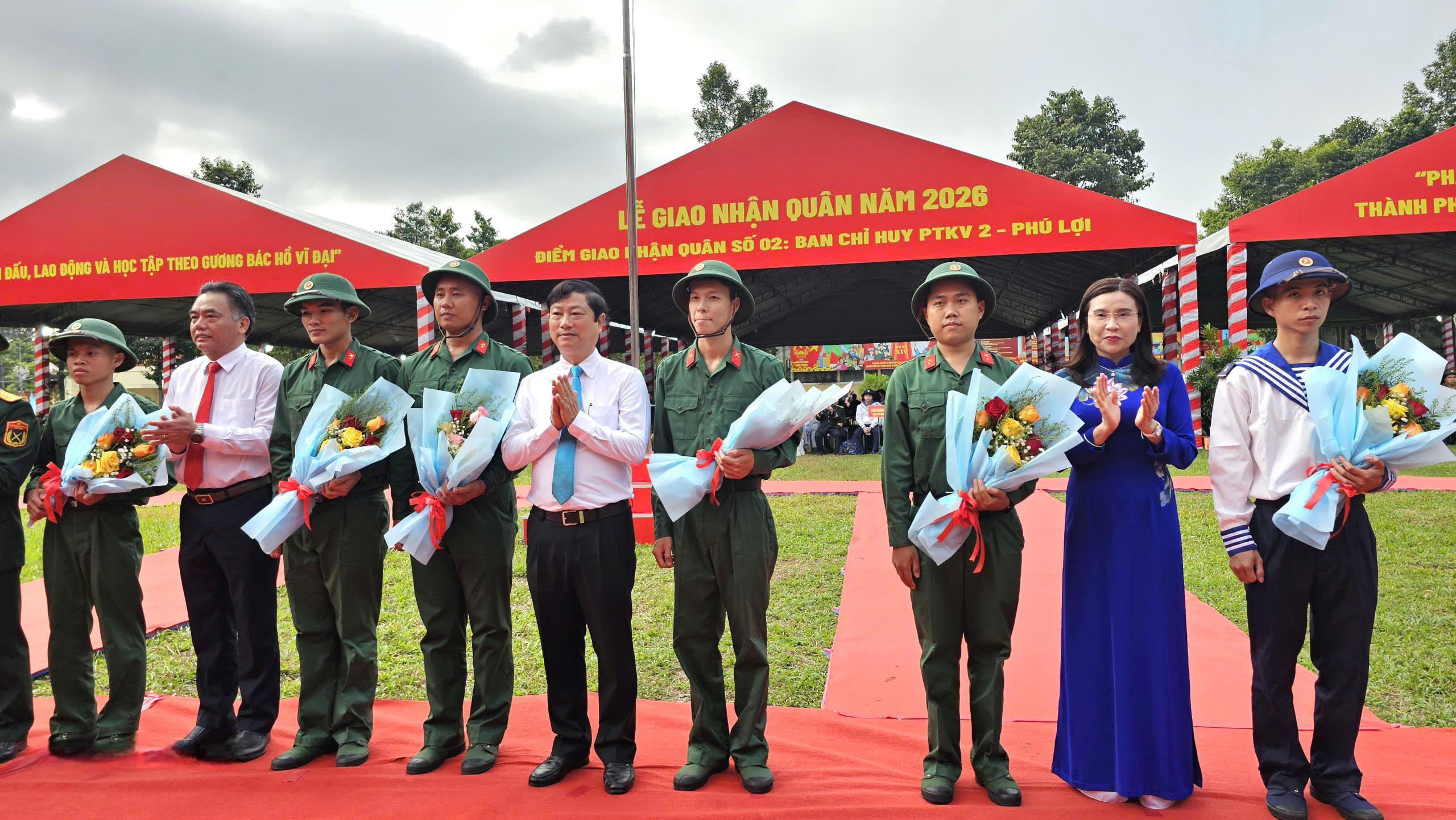 Lễ giao nhận quân TPHCM 2026: Tôn vinh thanh niên lên đường thực hiện nhiệm vụ - Ảnh 4. Lễ giao nhận quân TPHCM 2026: Tôn vinh thanh niên lên đường thực hiện nhiệm vụ - Ảnh 4.