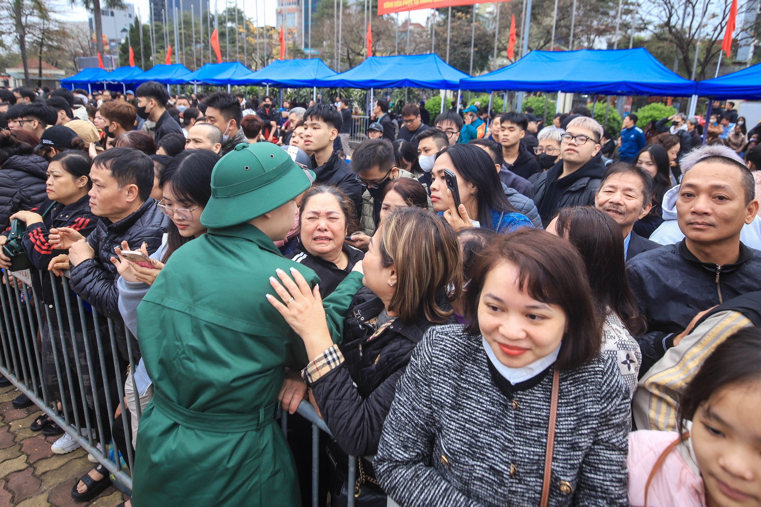 Hà Nội rộn ràng ngày hội tòng quân - Ảnh 5.