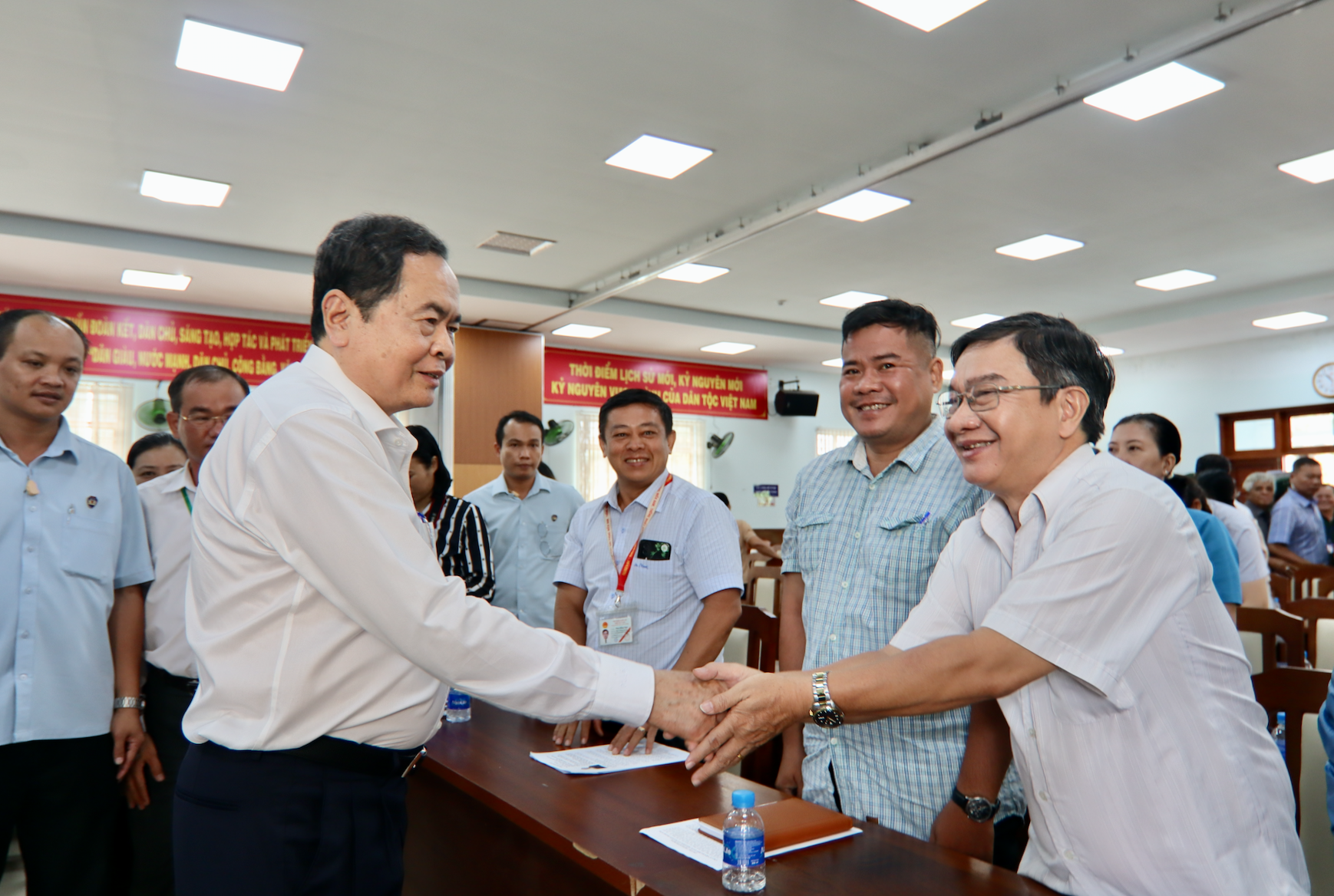 Chủ tịch Quốc hội Trần Thanh Mẫn tiếp xúc cử tri 3 xã vùng ven TPHCM - Ảnh 5.