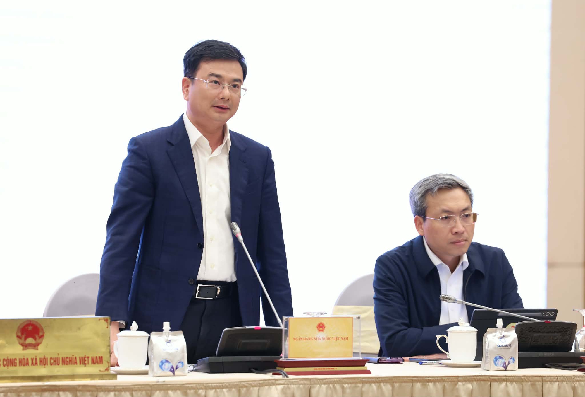 Phó Thống đốc NHNN về xung đột tại Trung Đông và ảnh hưởng đến chính sách tiền tệ 2026 - Ảnh 1. Phó Thống đốc NHNN về xung đột tại Trung Đông và ảnh hưởng đến chính sách tiền tệ 2026 - Ảnh 1.