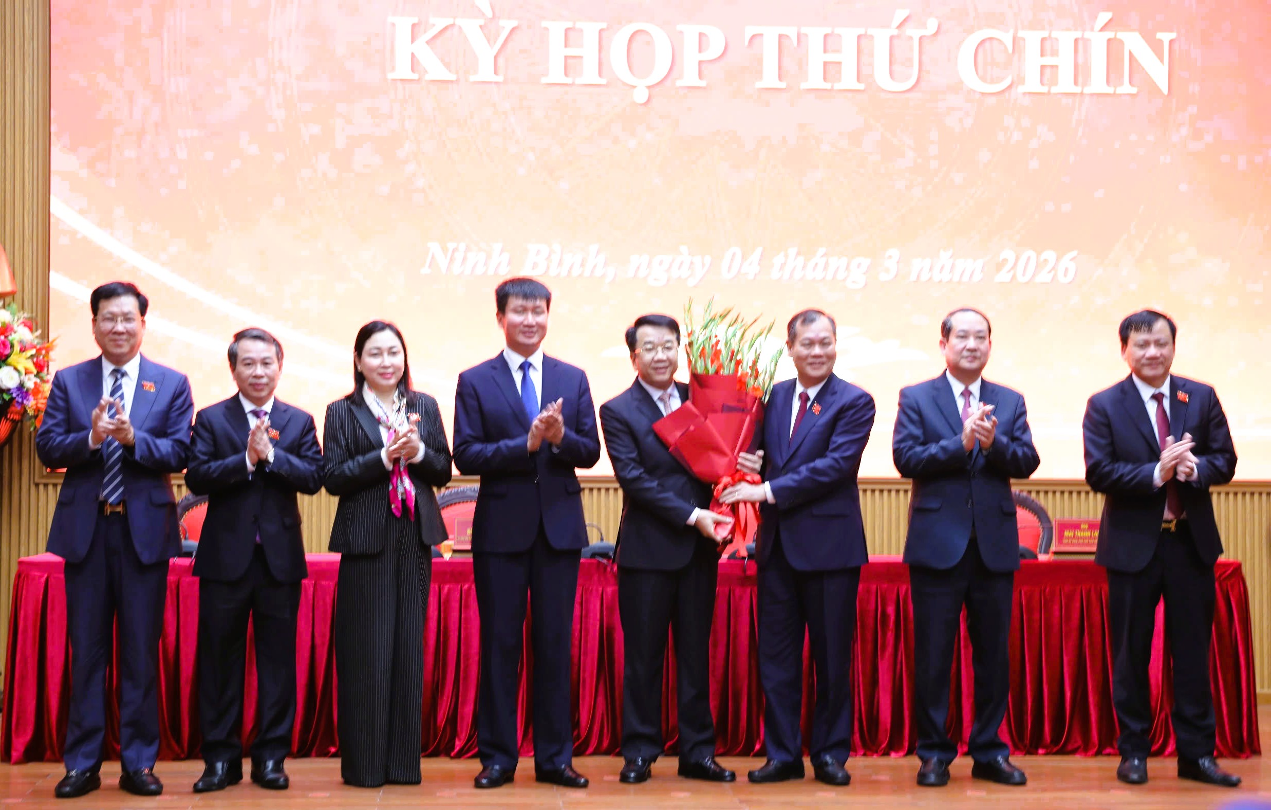 Ông Nguyễn Thanh Bình giữ chức Chủ tịch UBND tỉnh Ninh Bình - Ảnh 2.