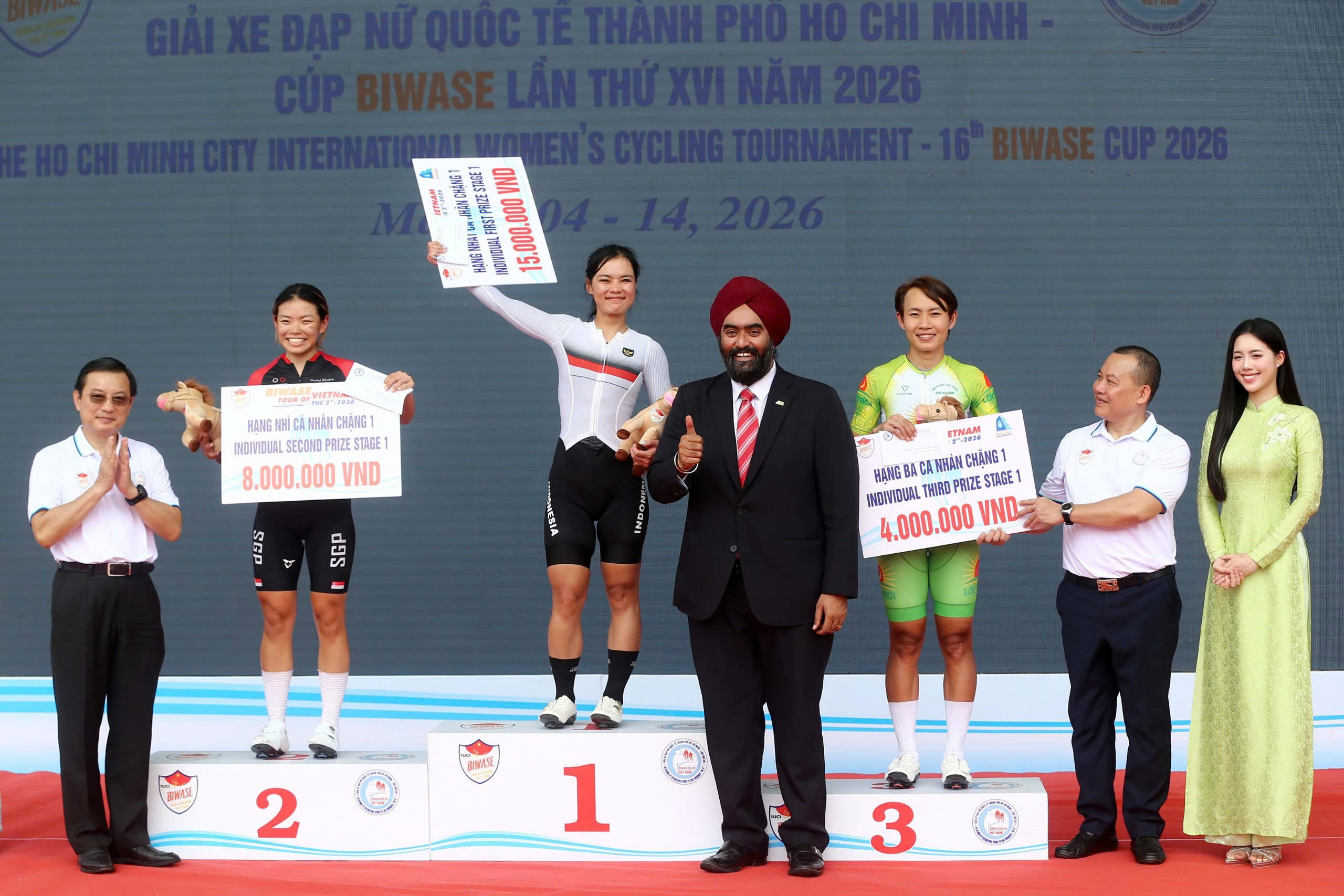 Khai m&agrave;n UCI Biwase Tour of Vietnam 2026: Hai tay đua ngoại tạo bất ngờ, Nguyễn Thị Thật về thứ ba - Ảnh 10.