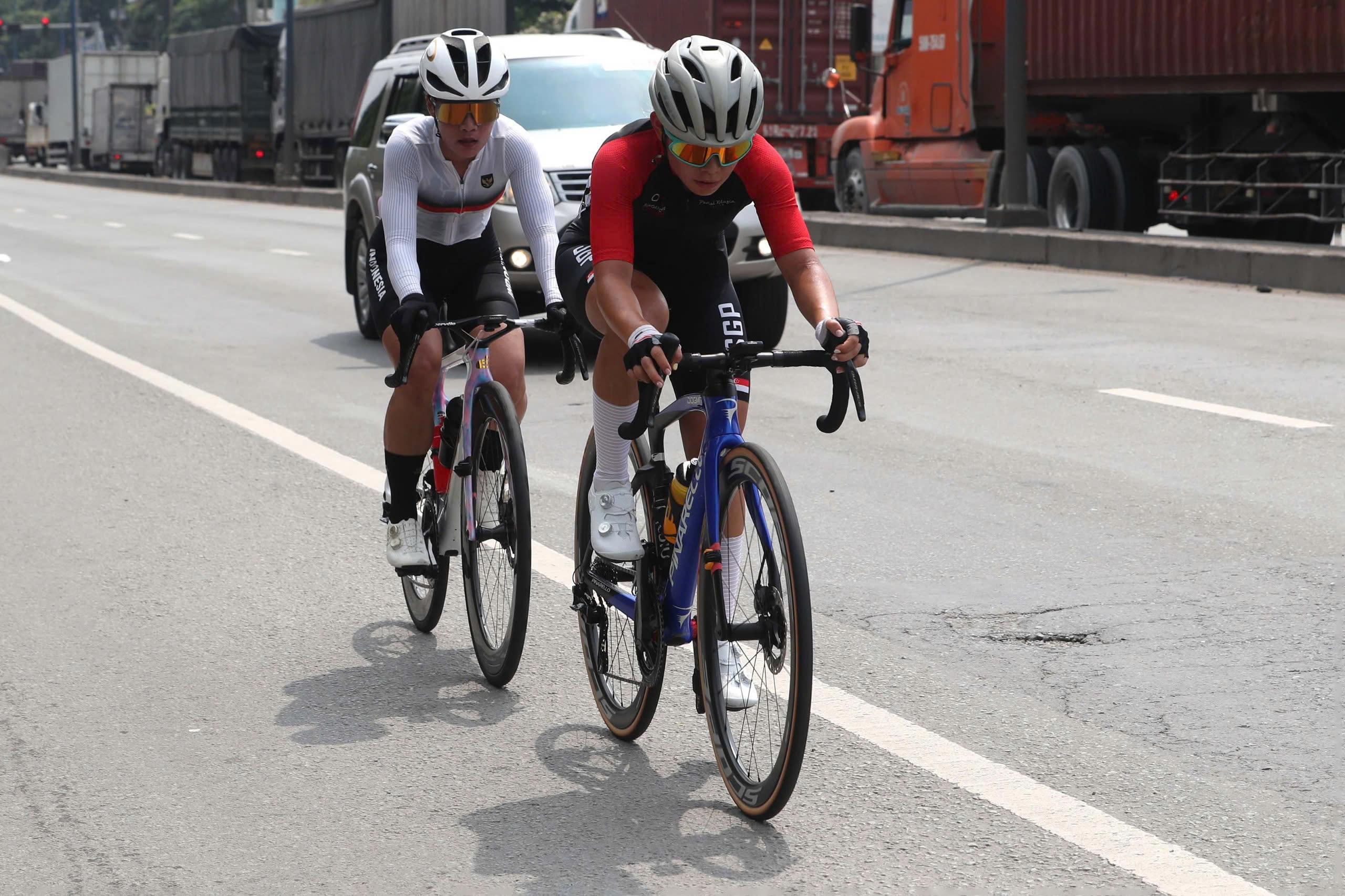 Khai m&agrave;n UCI Biwase Tour of Vietnam 2026: Hai tay đua ngoại tạo bất ngờ, Nguyễn Thị Thật về thứ ba - Ảnh 4.