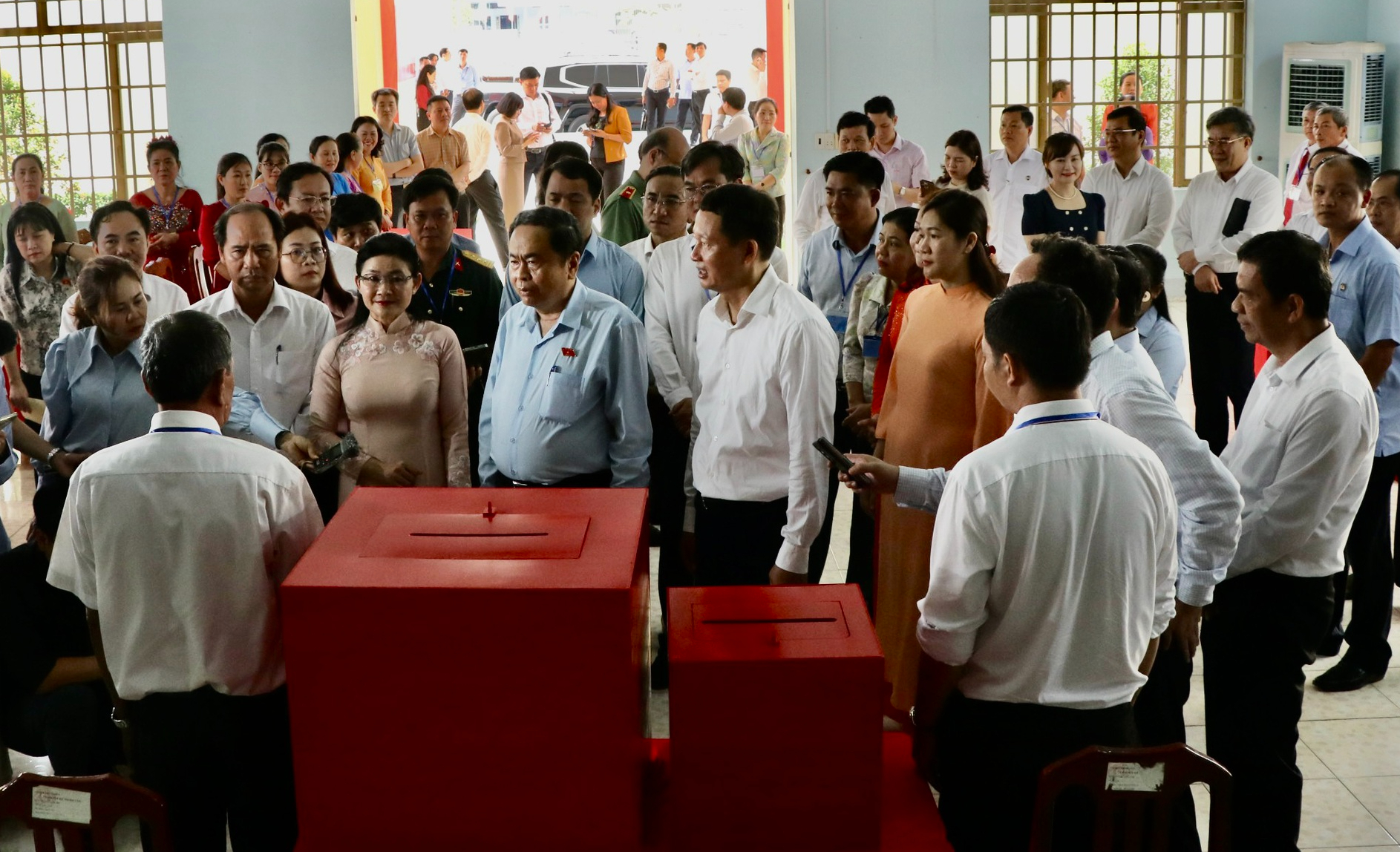 Chủ tịch Quốc hội Trần Thanh Mẫn kiểm tra c&ocirc;ng t&aacute;c bầu cử tại Đồng Nai - Ảnh 1.