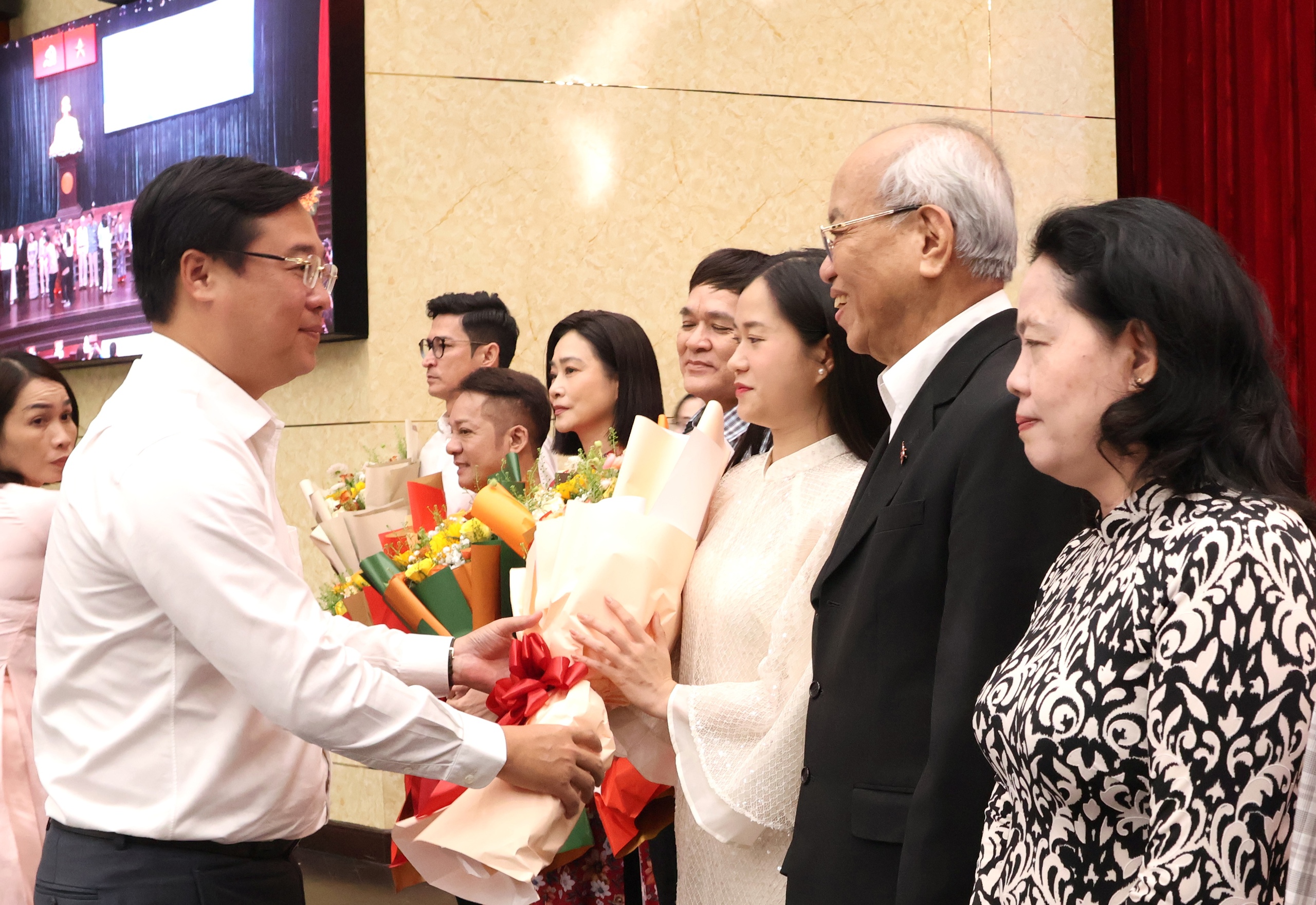 L&atilde;nh đạo Th&agrave;nh ủy TPHCM th&ocirc;ng tin tiến độ Nh&agrave; h&aacute;t Giao hưởng v&agrave; trung t&acirc;m biểu diễn Thủ Thi&ecirc;m - Ảnh 3.