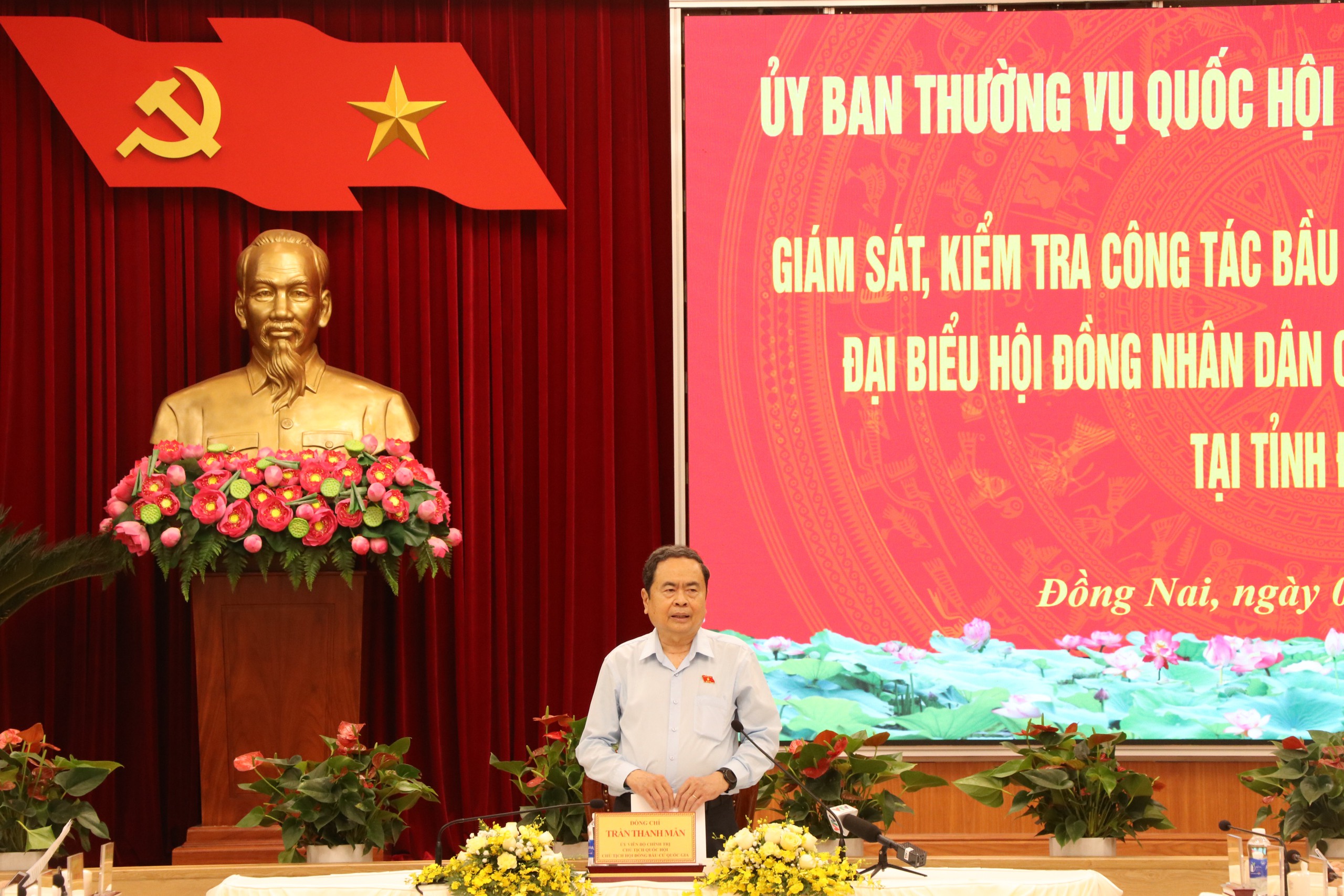 Chủ tịch Quốc hội Trần Thanh Mẫn kiểm tra c&ocirc;ng t&aacute;c bầu cử tại Đồng Nai - Ảnh 4.