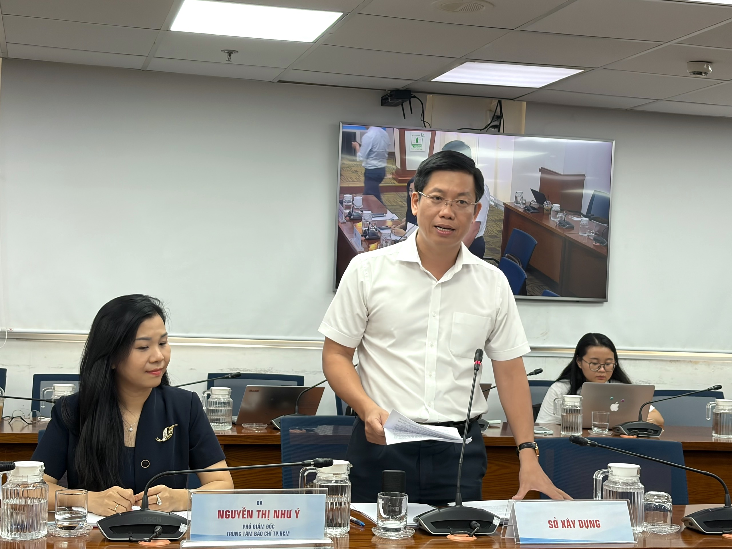 TPHCM: Người dân "bế tắc" nộp hồ sơ mua nhà ở xã hội, Sở Xây dựng lên tiếng - Ảnh 1.