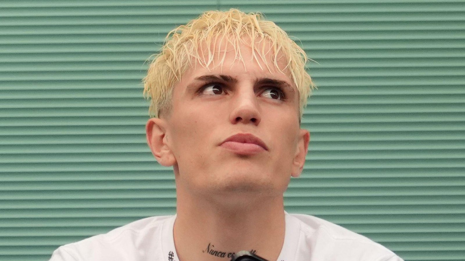 Loạt ảnh những kiểu tóc “thảm họa” nhất Ngoại hạng Anh - Ảnh 2.