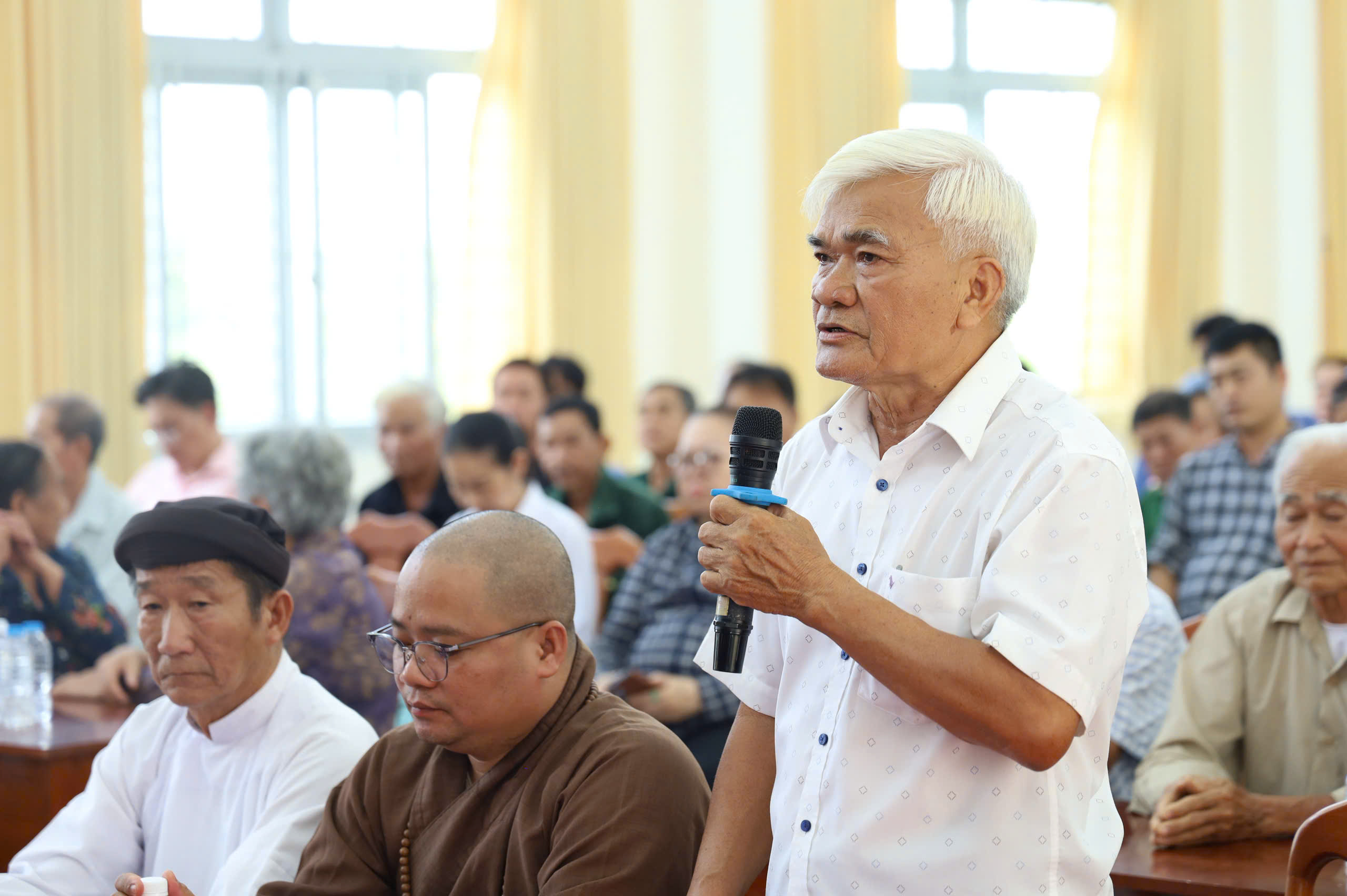 Cử tri xã Hưng Long kiến nghị nhiều vấn đề nhằm thúc đẩy phát triển kinh tế địa phương - Ảnh 2.