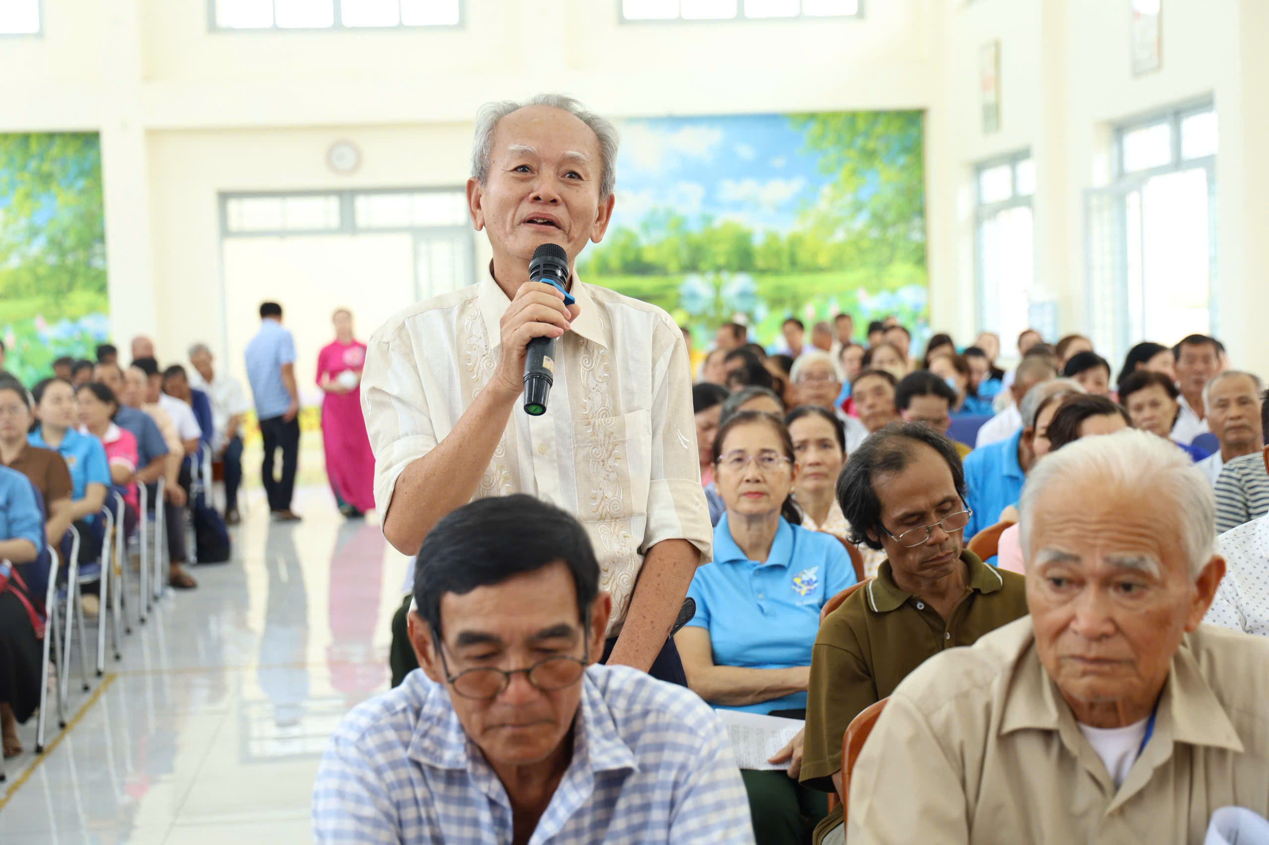 Cử tri xã Hưng Long kiến nghị nhiều vấn đề nhằm thúc đẩy phát triển kinh tế địa phương - Ảnh 5.