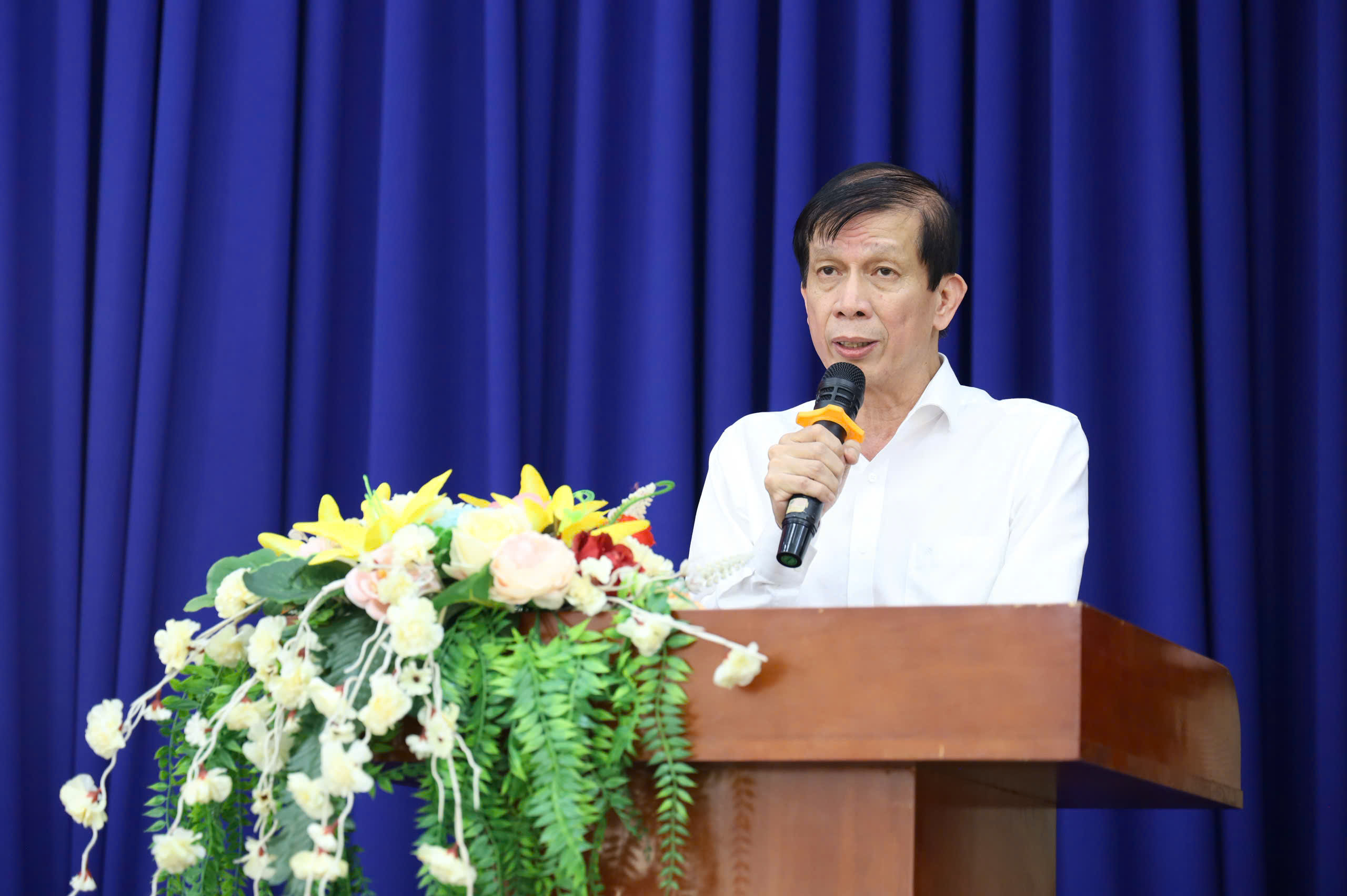 B&agrave; Văn Thị Bạch Tuyết cam kết gi&aacute;m s&aacute;t c&aacute;c dự &aacute;n hạ tầng chiến lược TPHCM - Ảnh 4.