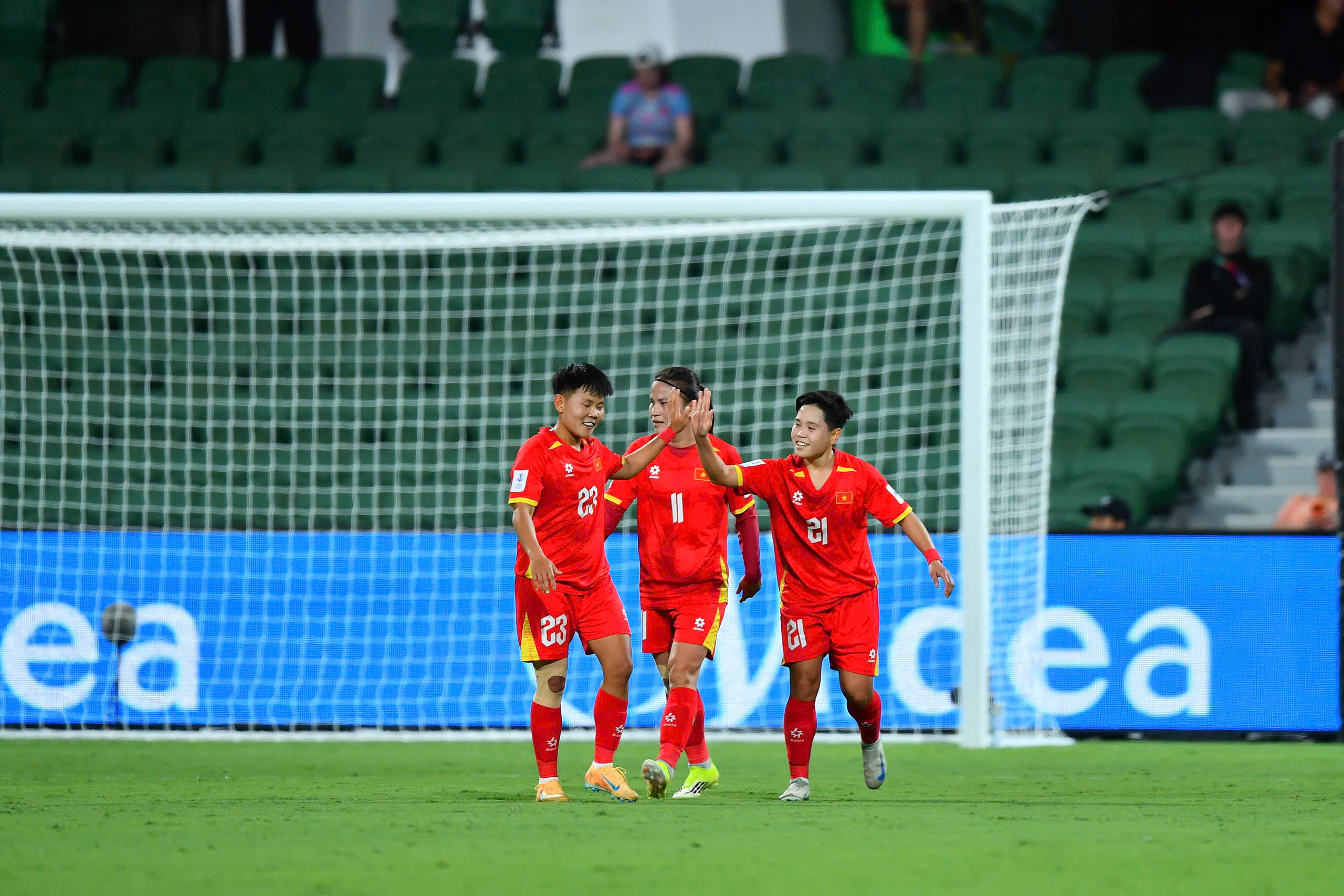 Tuyển nữ Việt Nam đau đầu lựa chọn phương án - Ảnh 1.