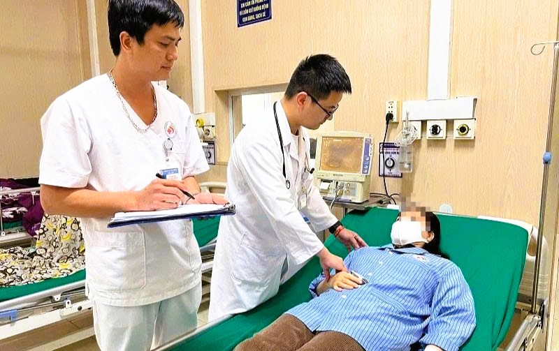 Đốt than xông cảm cúm, người phụ nữ bị ngộ độc khí CO - Ảnh 1.