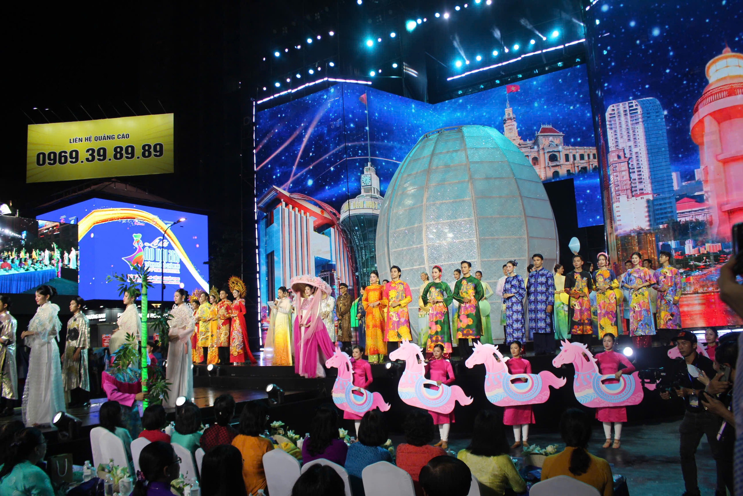 Khai mạc Lễ hội &Aacute;o d&agrave;i TP HCM 2026 với chủ đề &ldquo;Sợi tơ v&agrave;ng son &ndash; Dệt n&ecirc;n kh&aacute;t vọng&rdquo; - Ảnh 1.