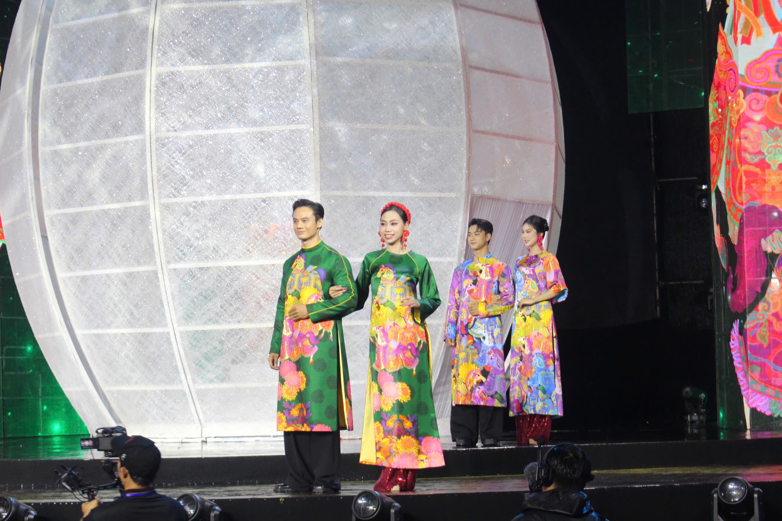 Khai mạc Lễ hội &Aacute;o d&agrave;i TP HCM 2026 với chủ đề &ldquo;Sợi tơ v&agrave;ng son &ndash; Dệt n&ecirc;n kh&aacute;t vọng&rdquo; - Ảnh 9.