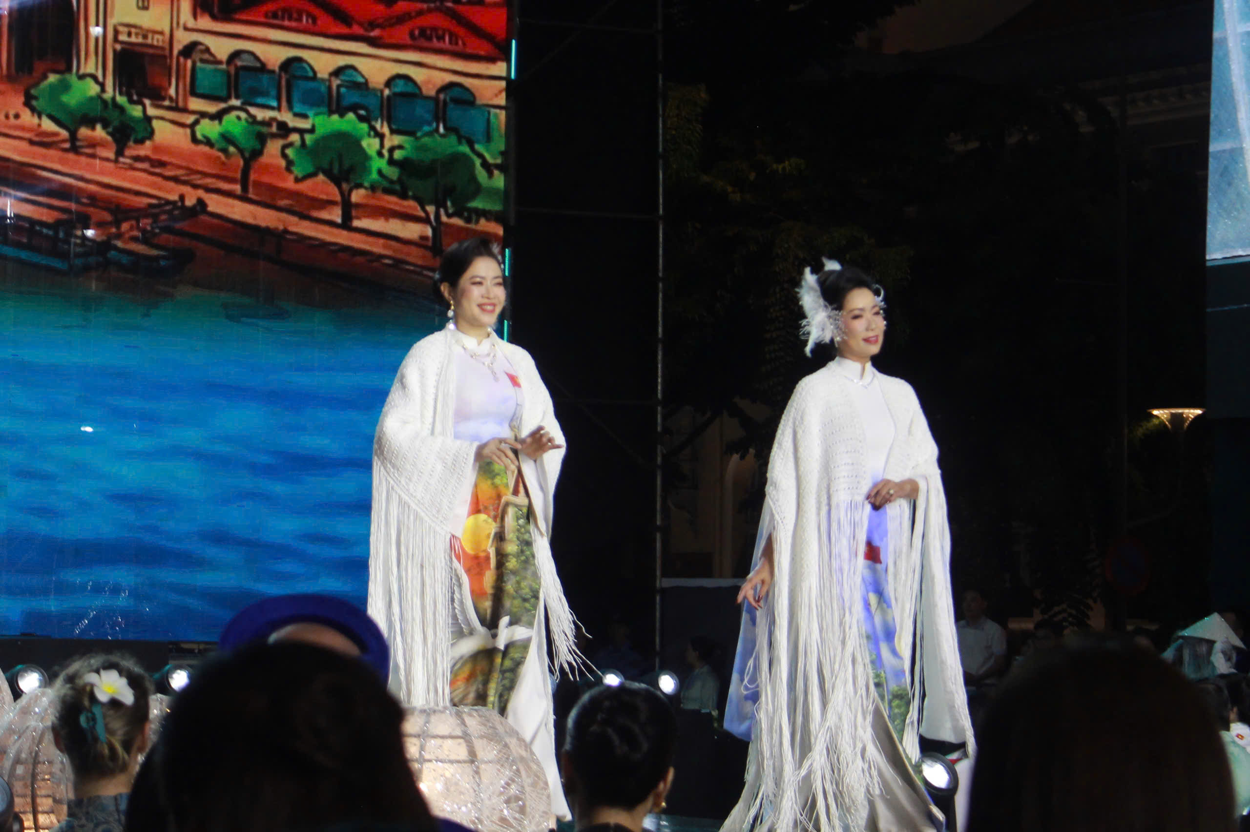 Khai mạc Lễ hội &Aacute;o d&agrave;i TP HCM 2026 với chủ đề &ldquo;Sợi tơ v&agrave;ng son &ndash; Dệt n&ecirc;n kh&aacute;t vọng&rdquo; - Ảnh 11.