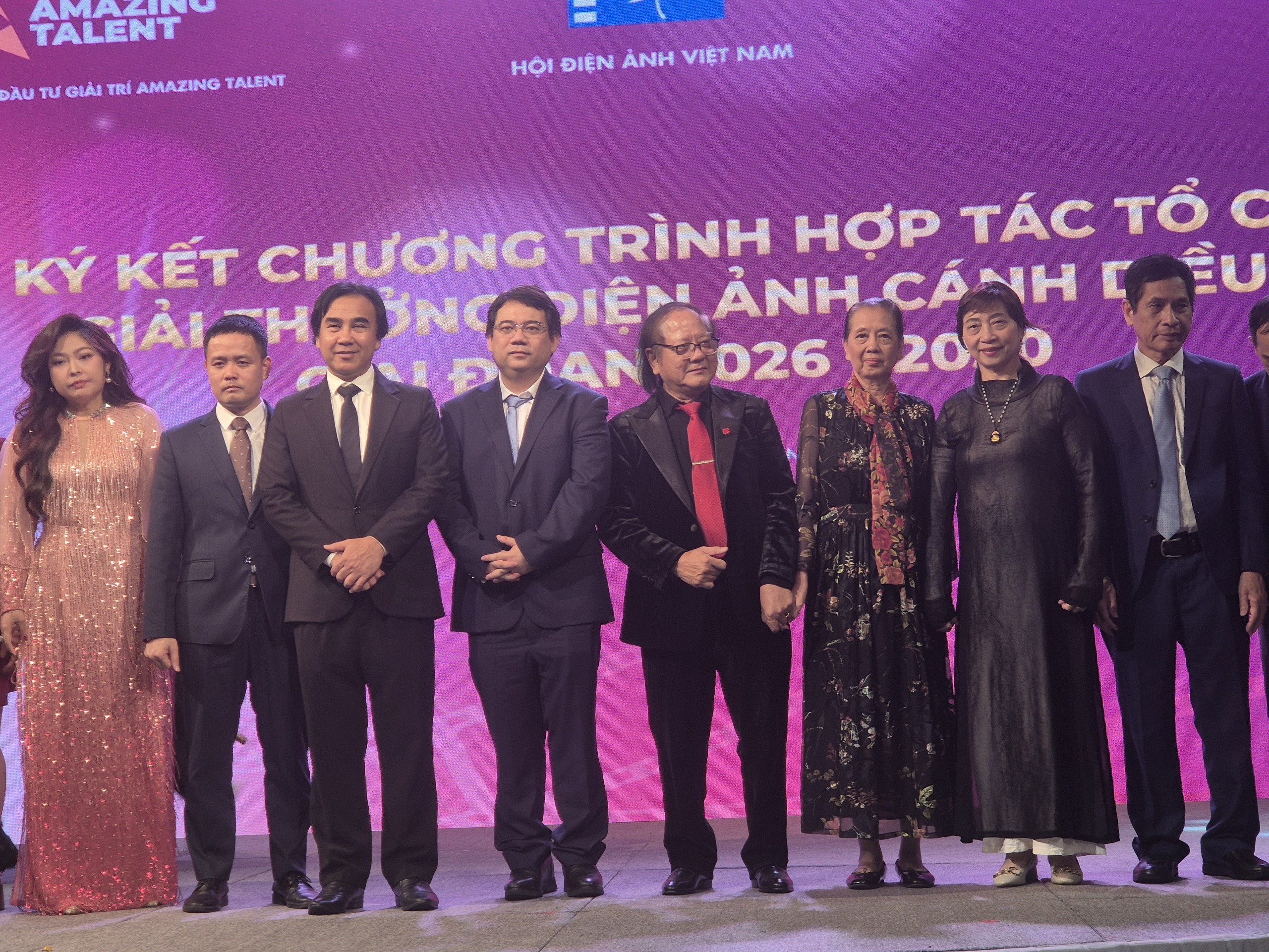 NSND Trà Giang, Quyền Linh, Lý Hùng, Hồng Ánh… cùng tụ hội! - Ảnh 18.