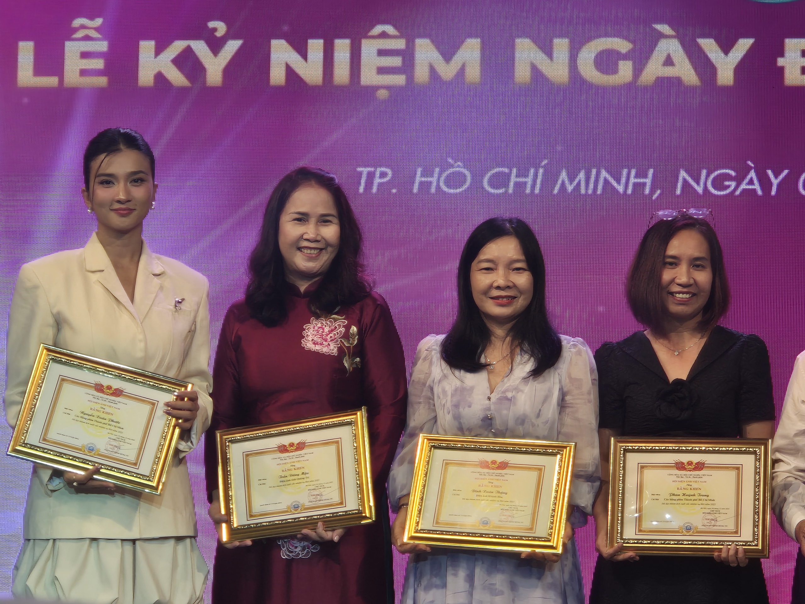 NSND Trà Giang, Quyền Linh, Lý Hùng, Hồng Ánh… cùng tụ hội! - Ảnh 22.