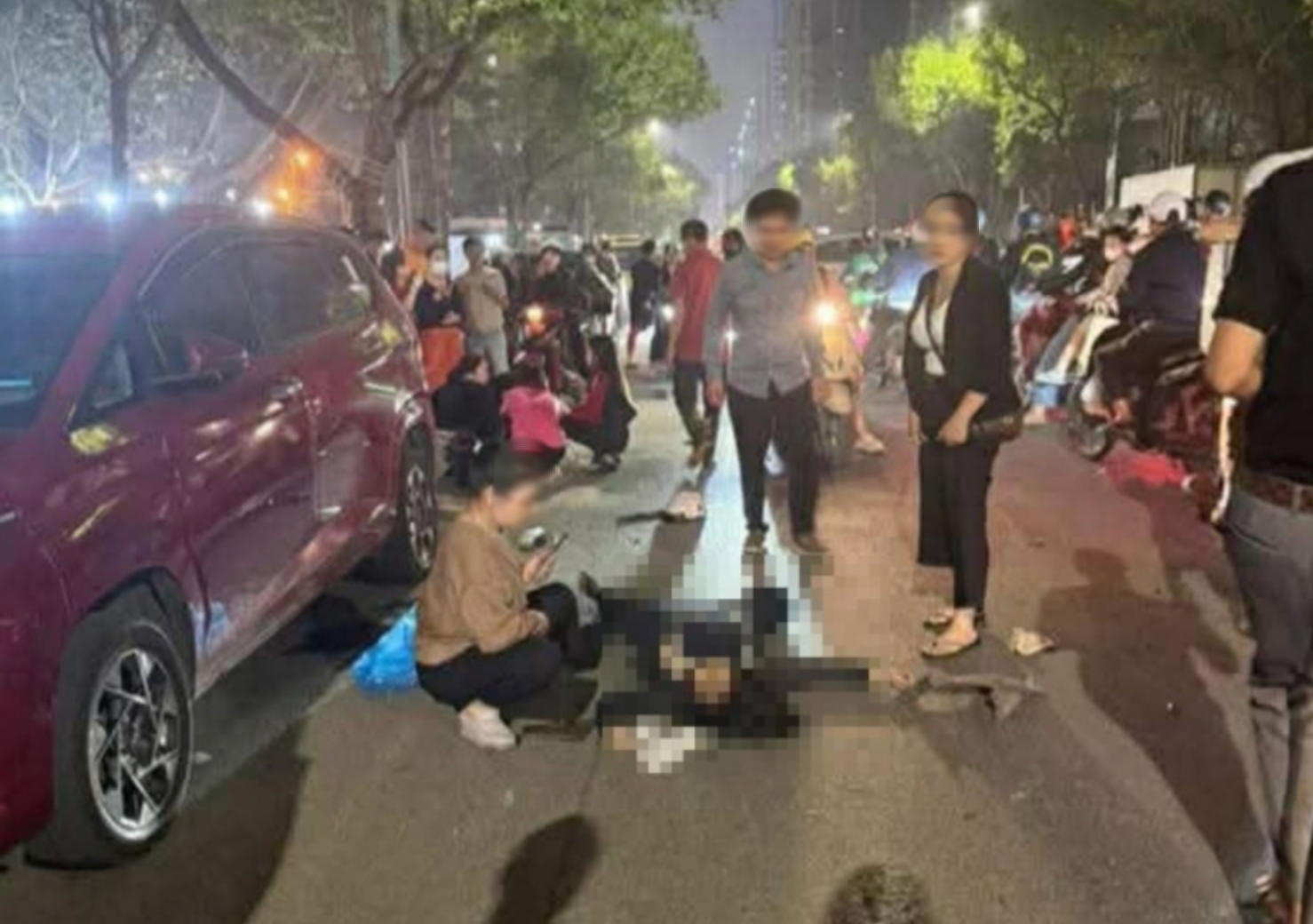 Giám đốc Công an chỉ đạo điều tra vụ xe ô tô tông liên hoàn tại Hà Nội - Ảnh 1.