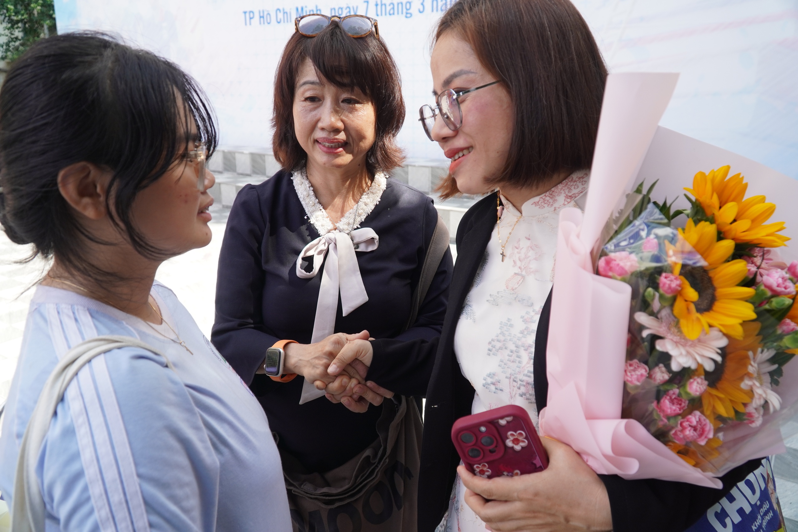 Hỏi nhiều, hiểu kỹ để kh&ocirc;ng c&oacute; "gi&aacute; như"  - Ảnh 1.