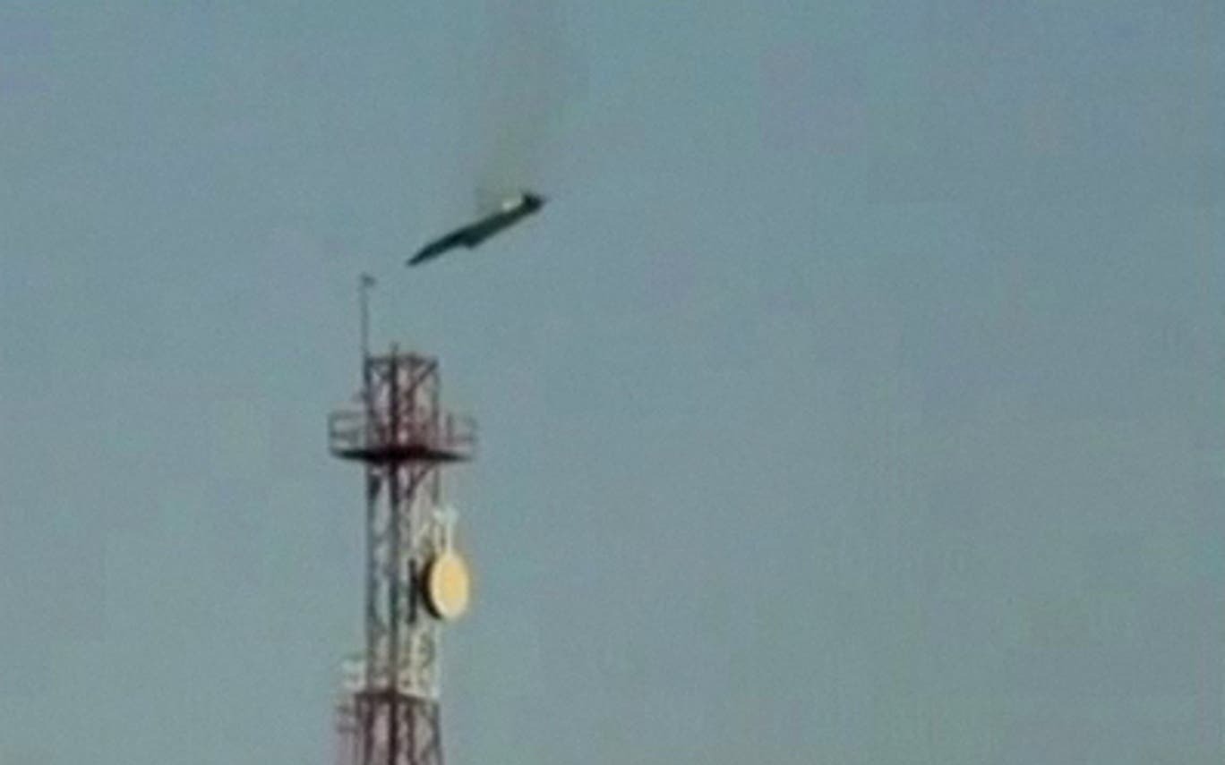 Iran g&acirc;y bất ngờ với l&aacute;ng giềng, ki&ecirc;n quyết với Mỹ - Ảnh 2.