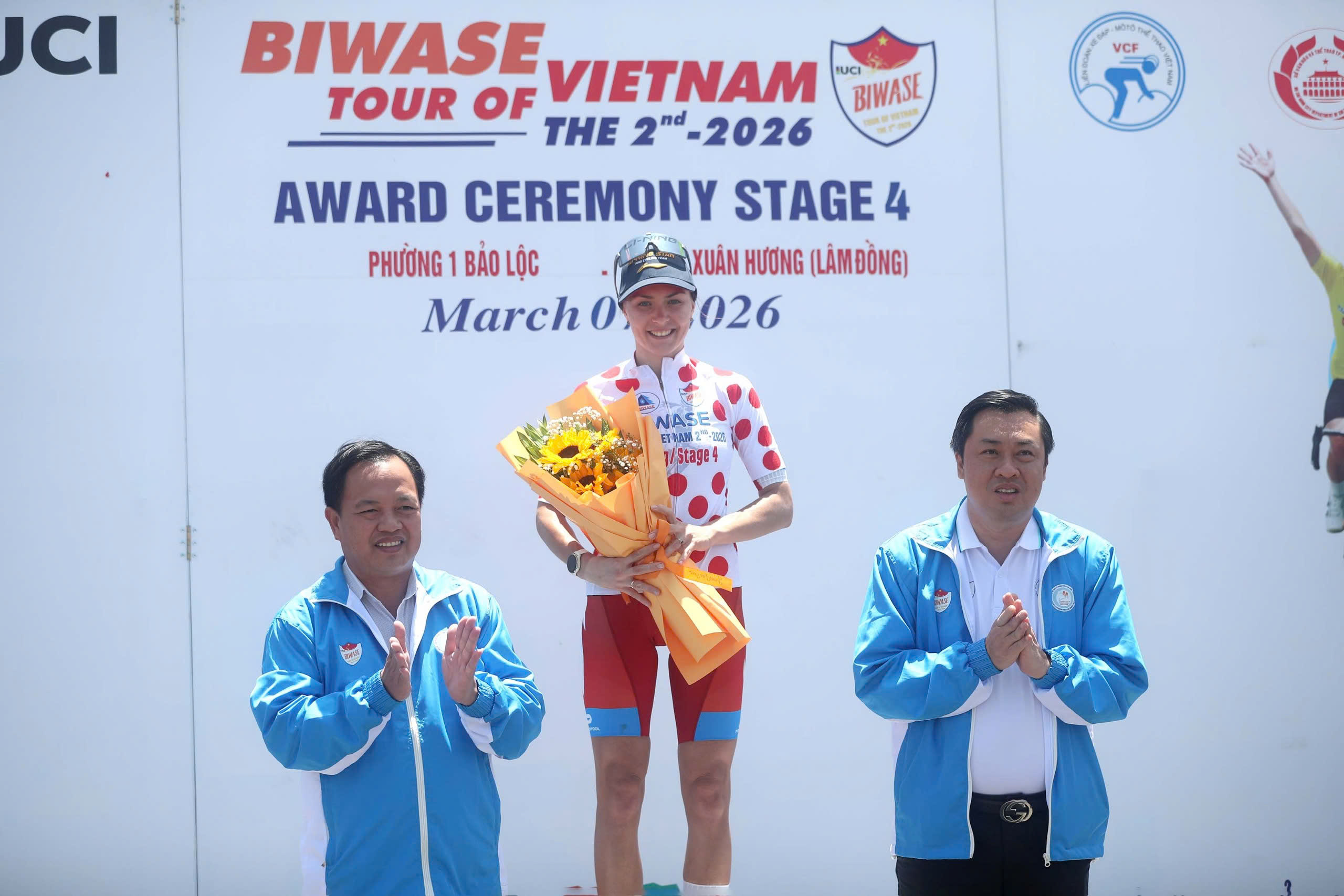 &Aacute;o v&agrave;ng đổi chủ sau m&agrave;n chinh phục đ&egrave;o Prenn tại chặng 4 Biwase Tour of Vietnam 2026   - Ảnh 10.