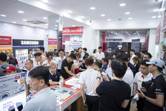 S&ocirc;i động thị trường smartphone cao cấp - Ảnh 1.