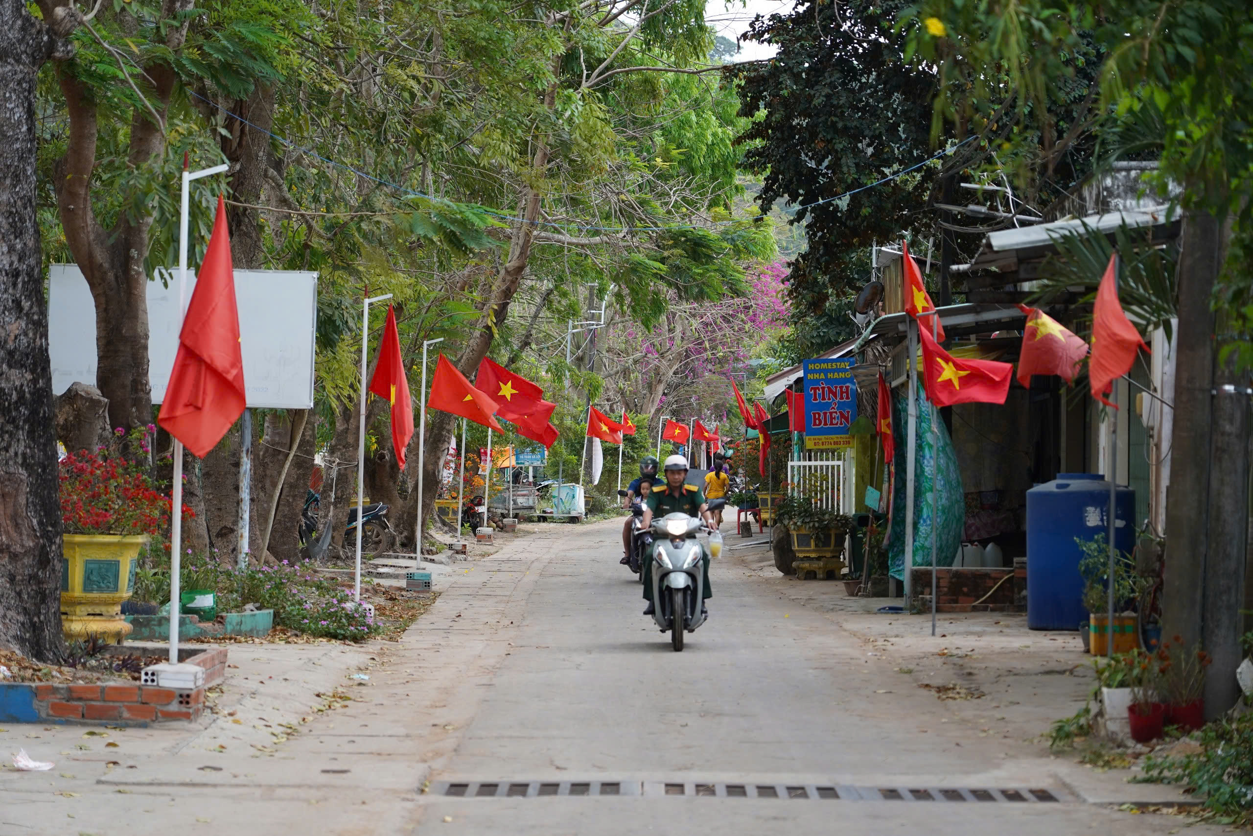 Cử tri Thổ Ch&acirc;u n&ocirc; nức bầu cử sớm đại biểu Quốc hội năm 2026 - Ảnh 2.