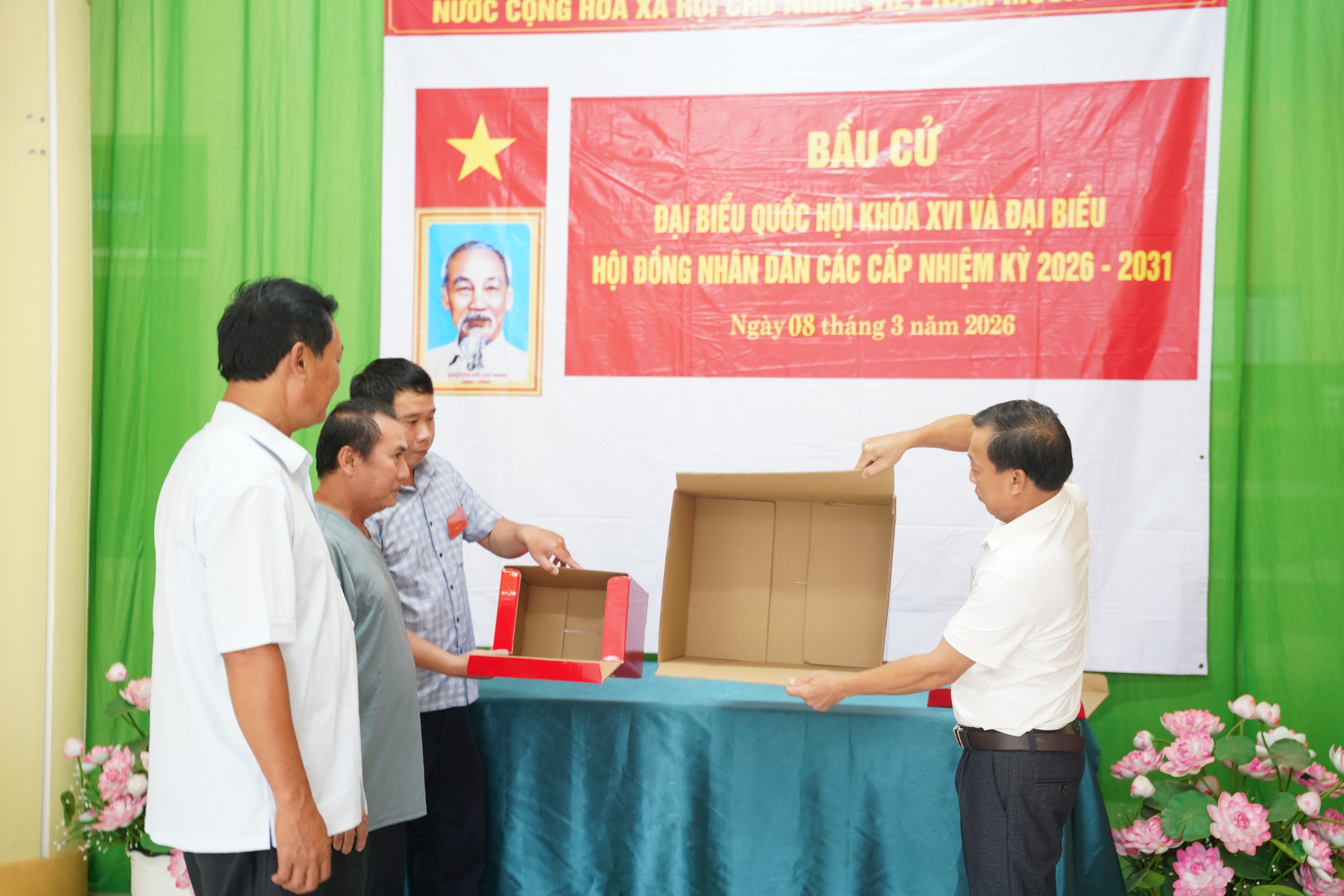 Cử tri Thổ Ch&acirc;u n&ocirc; nức bầu cử sớm đại biểu Quốc hội năm 2026 - Ảnh 14.