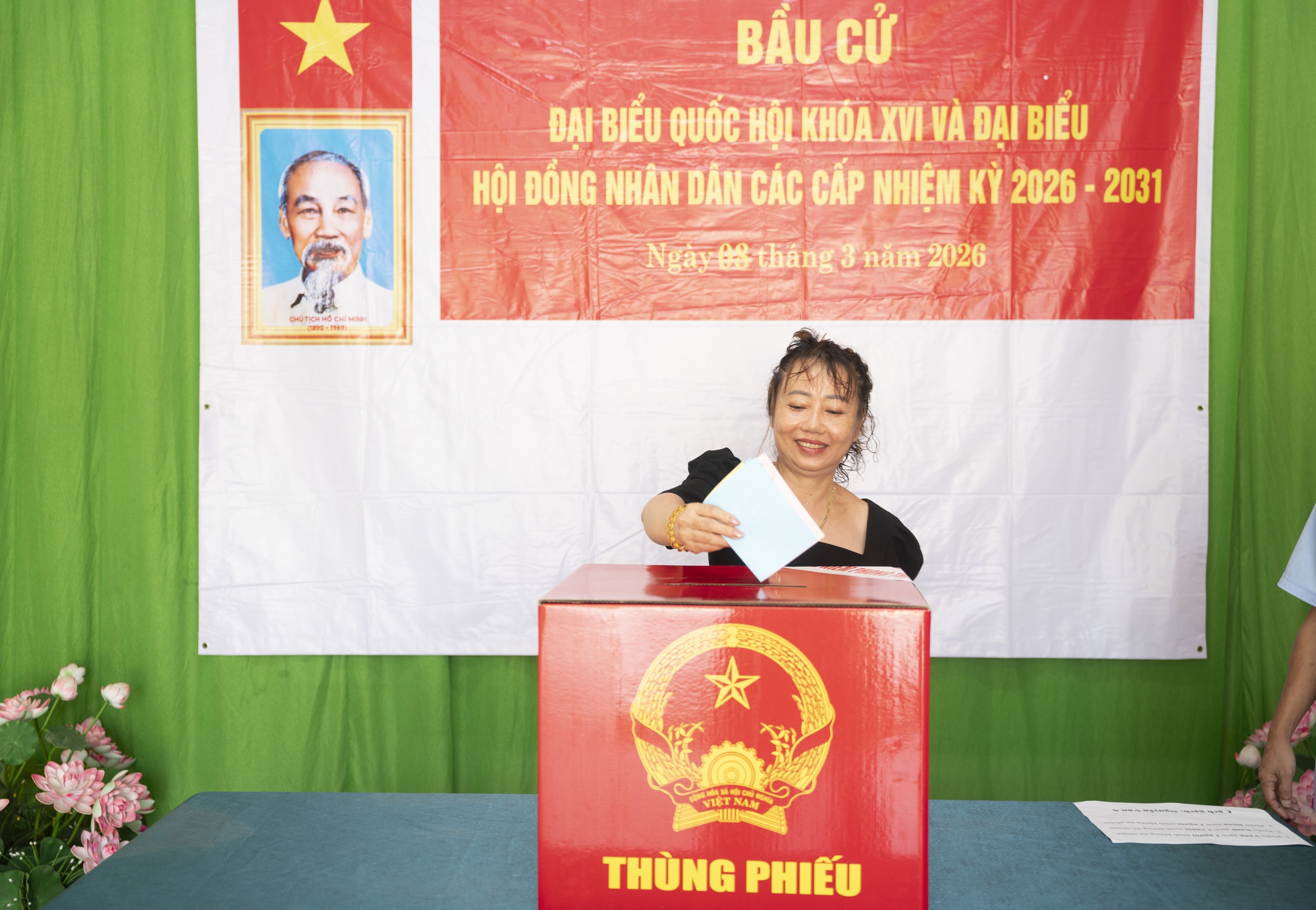 Cử tri Thổ Ch&acirc;u n&ocirc; nức bầu cử sớm đại biểu Quốc hội năm 2026 - Ảnh 18.