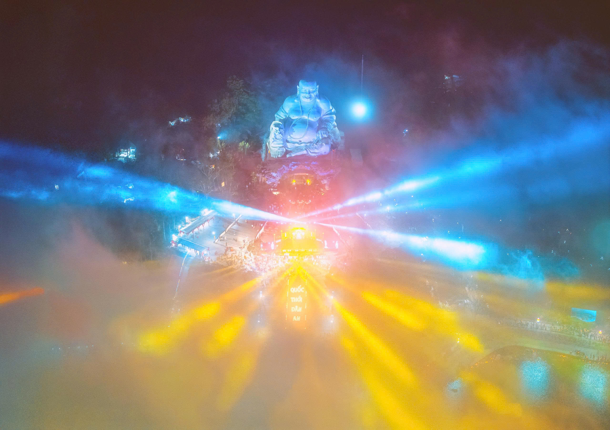 Lý do “Đà Lạt miền Tây” thu hút 25.000 khách du lịch tham gia lễ hội hoa đăng - Ảnh 1.