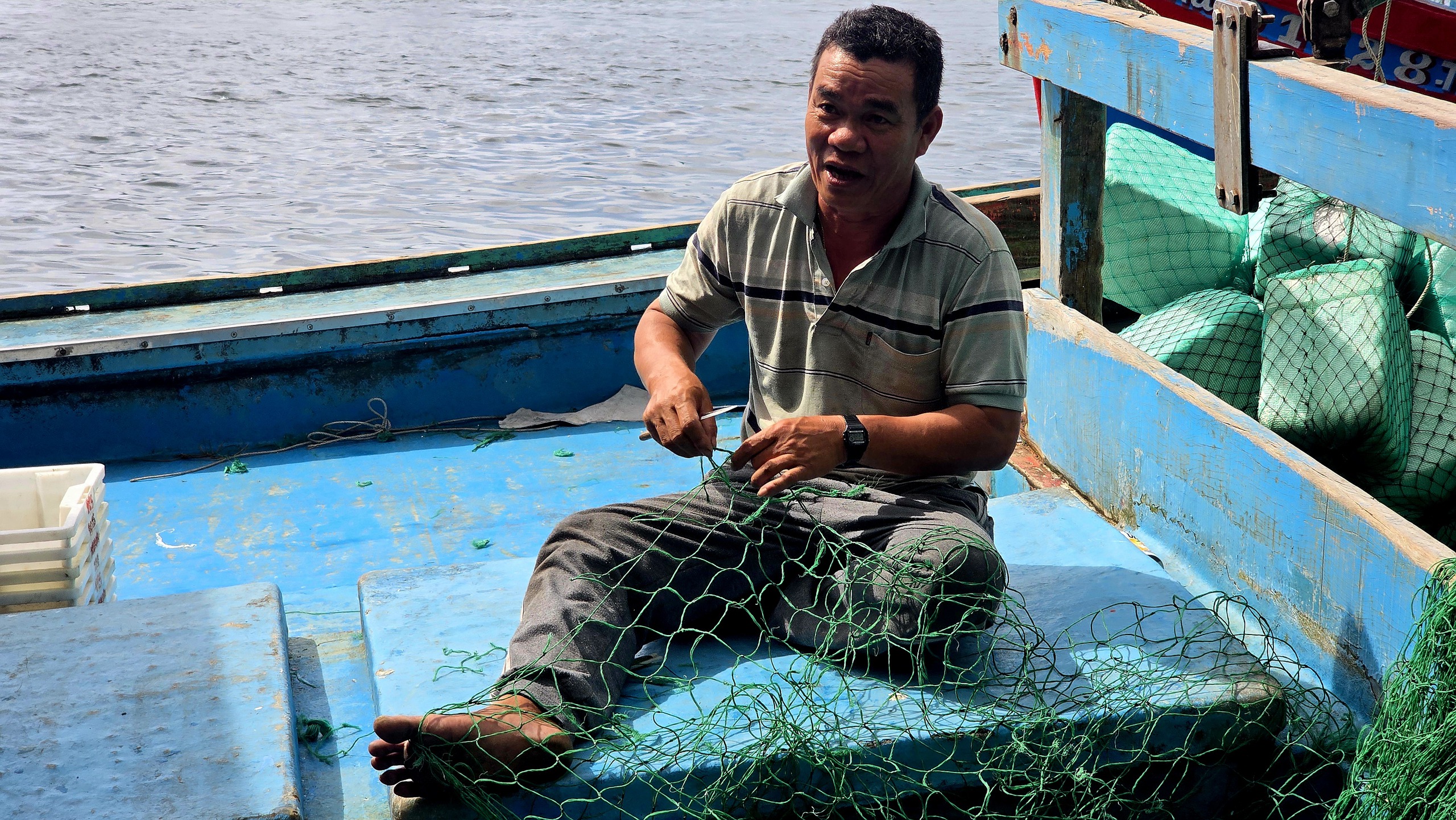 Gi&aacute; dầu &ldquo;nhảy m&uacute;a&rdquo;, ngư d&acirc;n Đ&agrave; Nẵng c&acirc;n nhắc l&ecirc;n đời c&ocirc;ng nghệ - Ảnh 2.