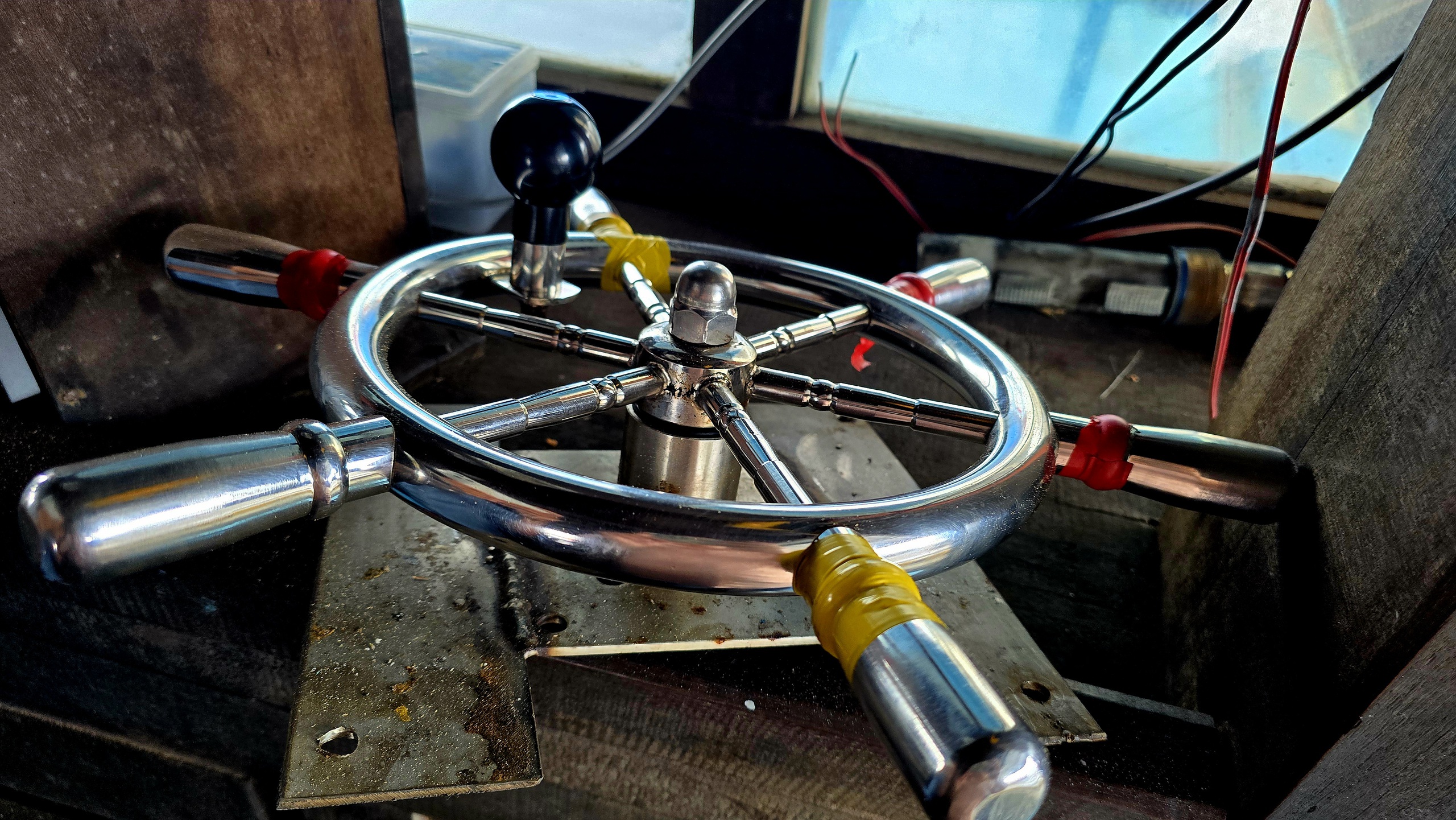 Gi&aacute; dầu &ldquo;nhảy m&uacute;a&rdquo;, ngư d&acirc;n Đ&agrave; Nẵng c&acirc;n nhắc l&ecirc;n đời c&ocirc;ng nghệ - Ảnh 5.