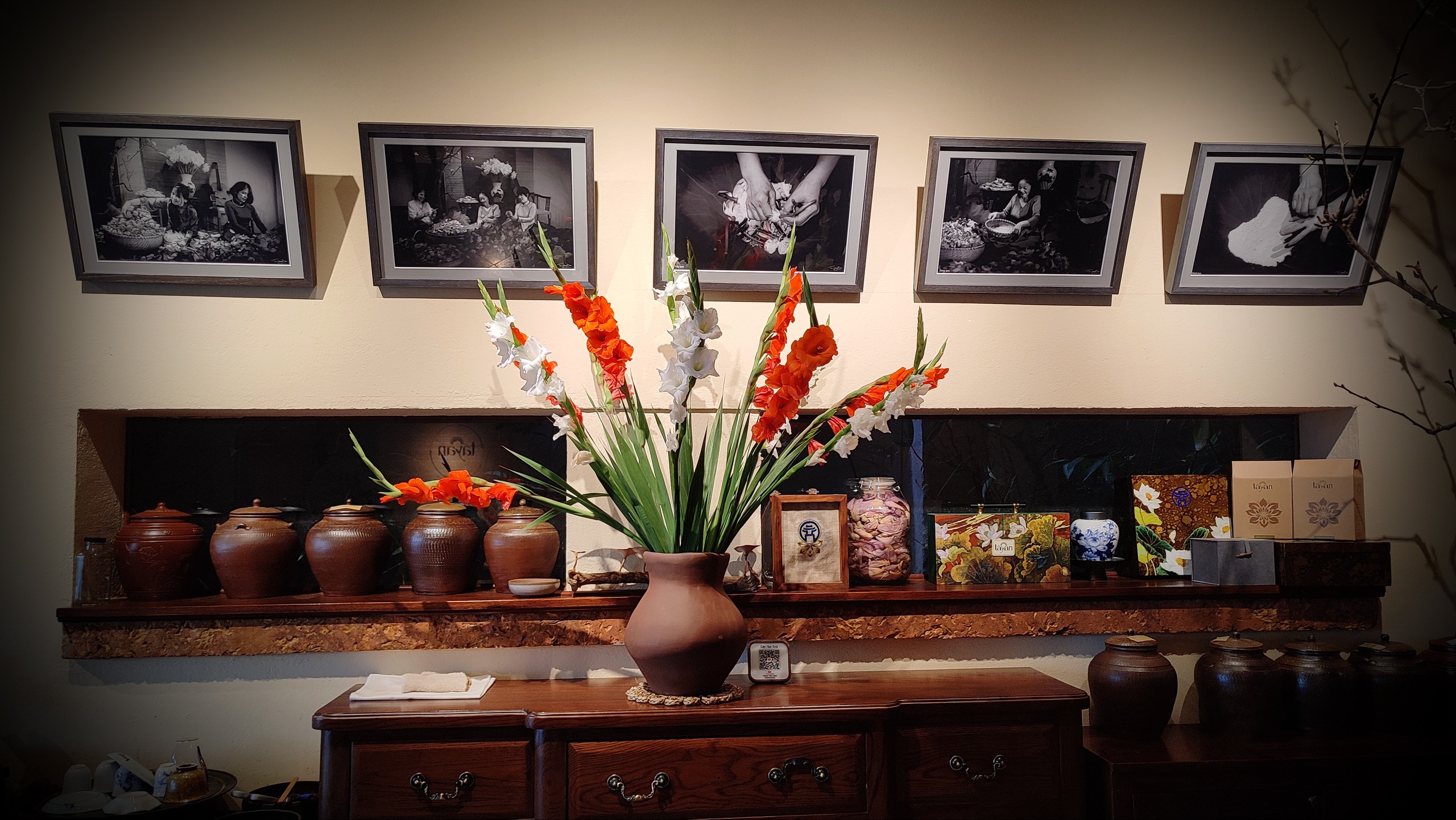 Năm đời tiếp nối, đem t&igrave;nh tr&agrave; non cao ủ giữa sen hồng - Ảnh 6.