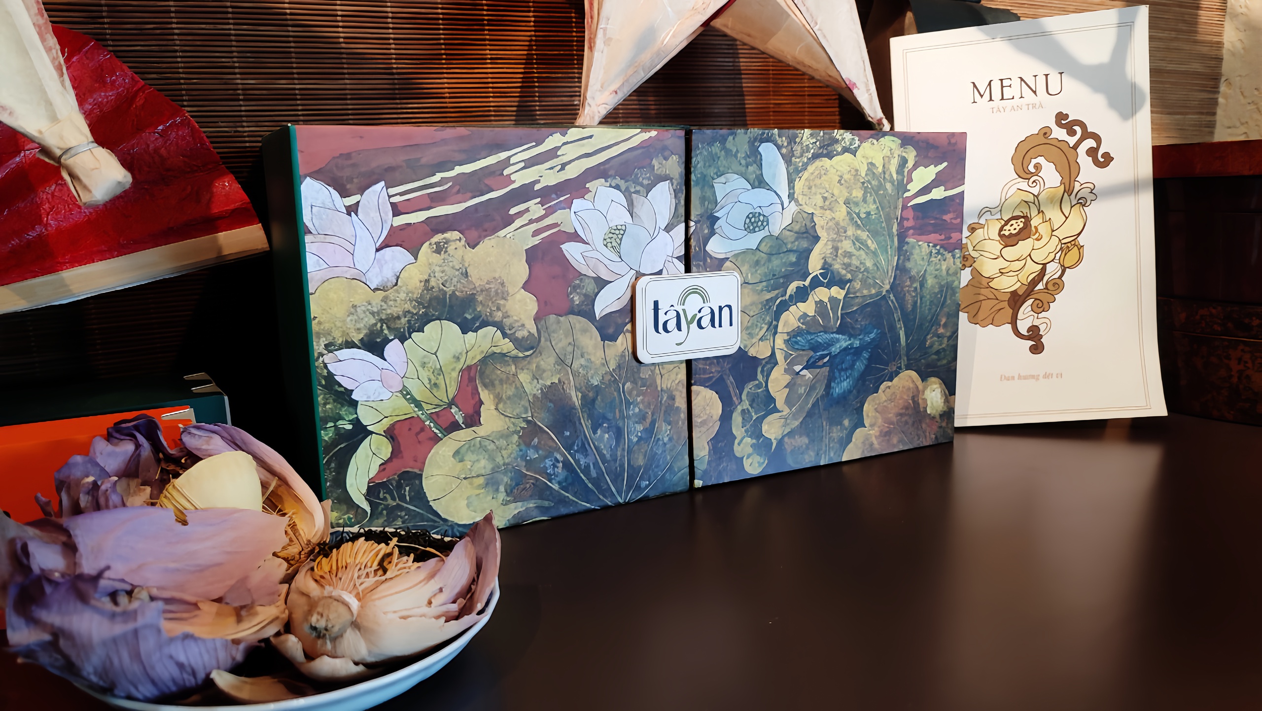 Năm đời tiếp nối, đem t&igrave;nh tr&agrave; non cao ủ giữa sen hồng - Ảnh 7.