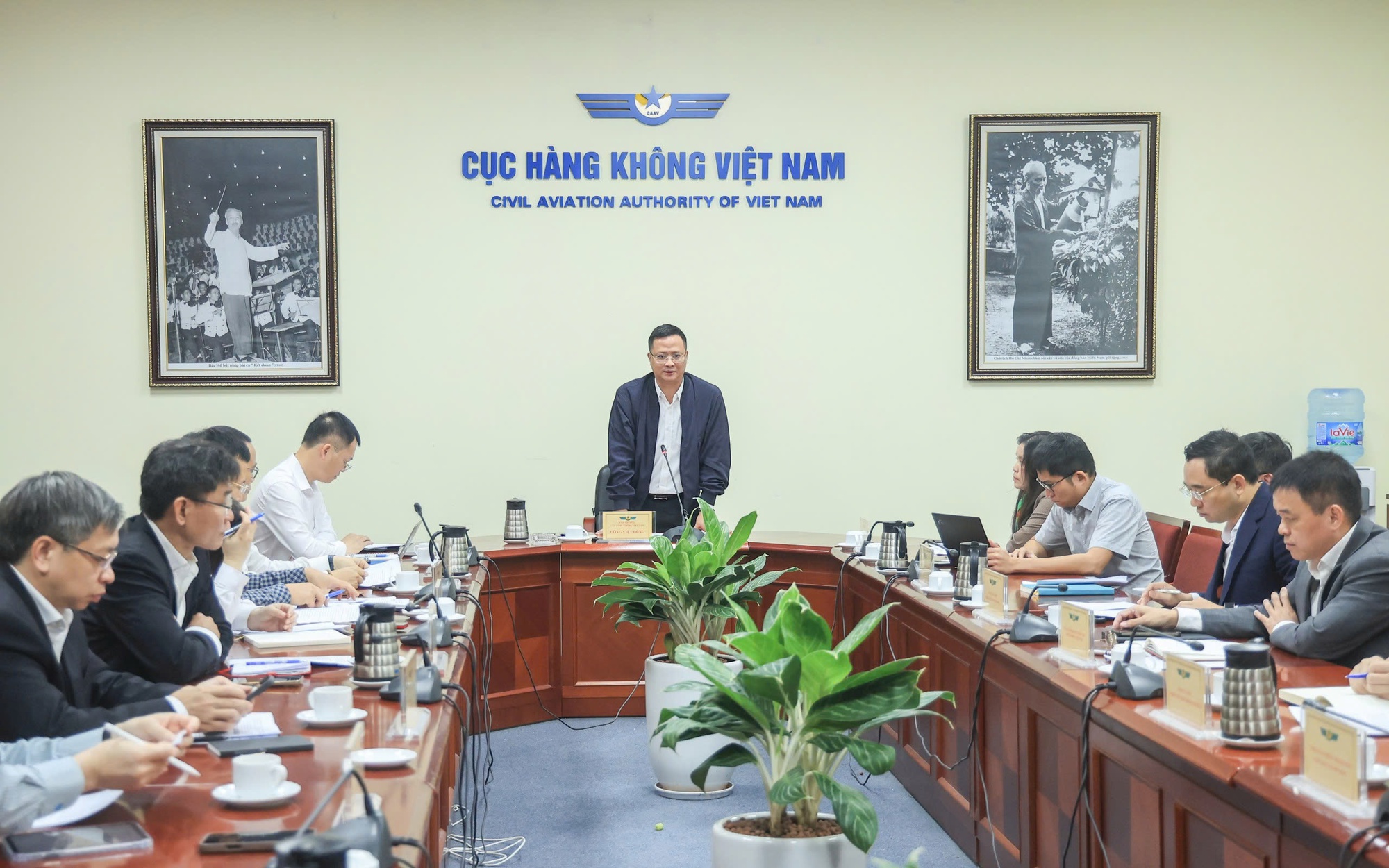 Giá xăng máy bay tăng gấp 3 lần, giá vé máy bay sẽ tăng bao nhiêu? - Ảnh 2.