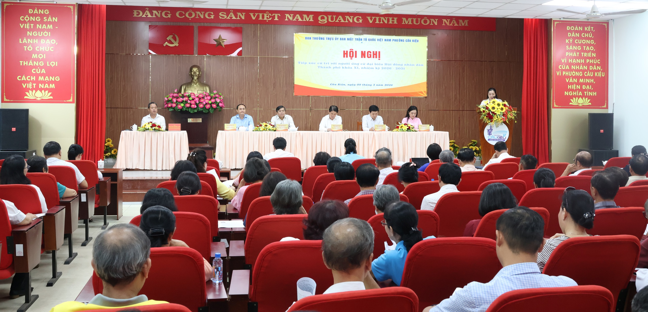 Ông Tăng Hữu Phong cam kết lắng nghe, đưa tiếng nói cử tri đến HĐND TPHCM - Ảnh 1.