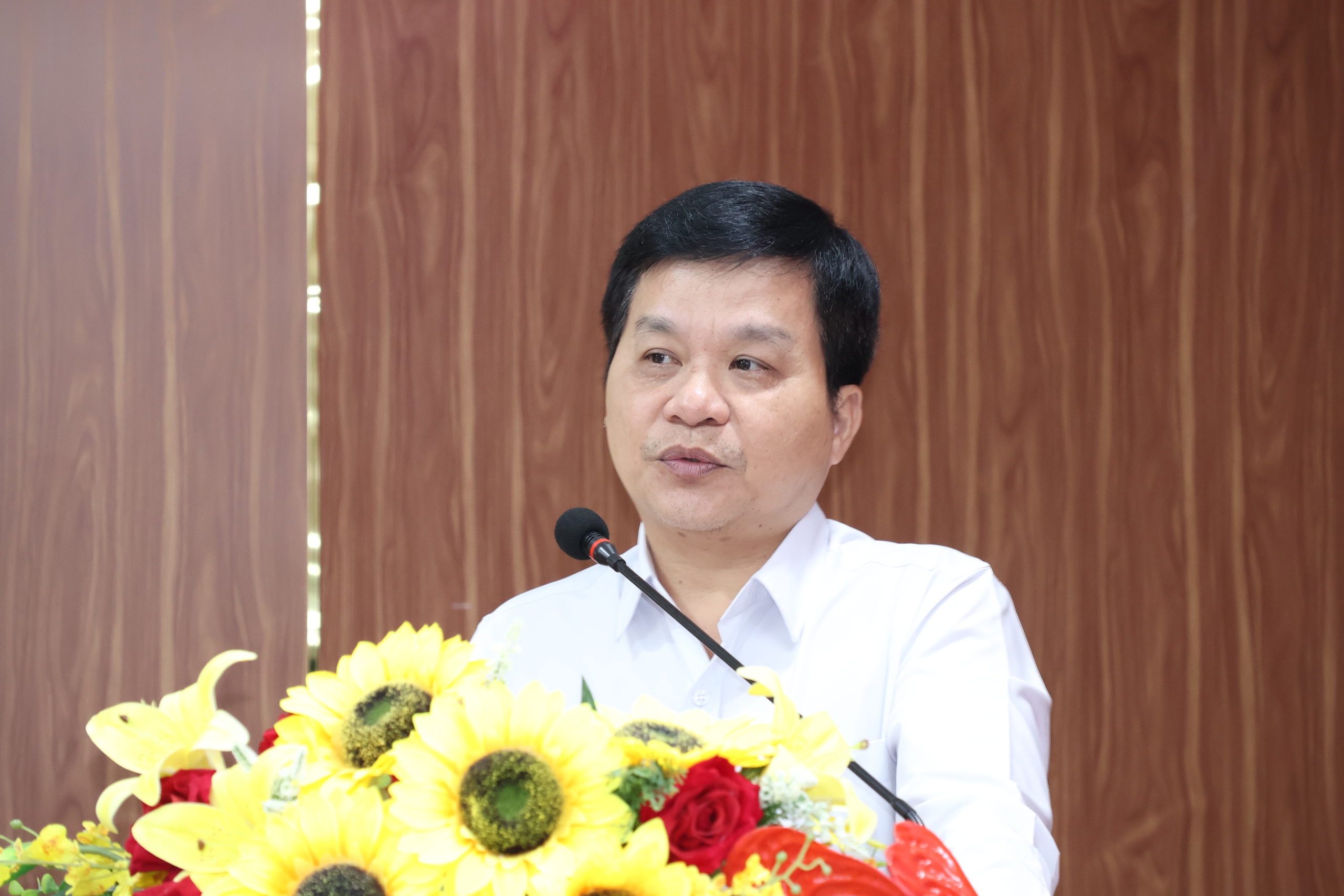 Cử tri TPHCM đề xuất nghi&ecirc;n cứu dừng s&acirc;n golf 111 ha để mở rộng s&acirc;n bay T&acirc;n Sơn Nhất - Ảnh 6.