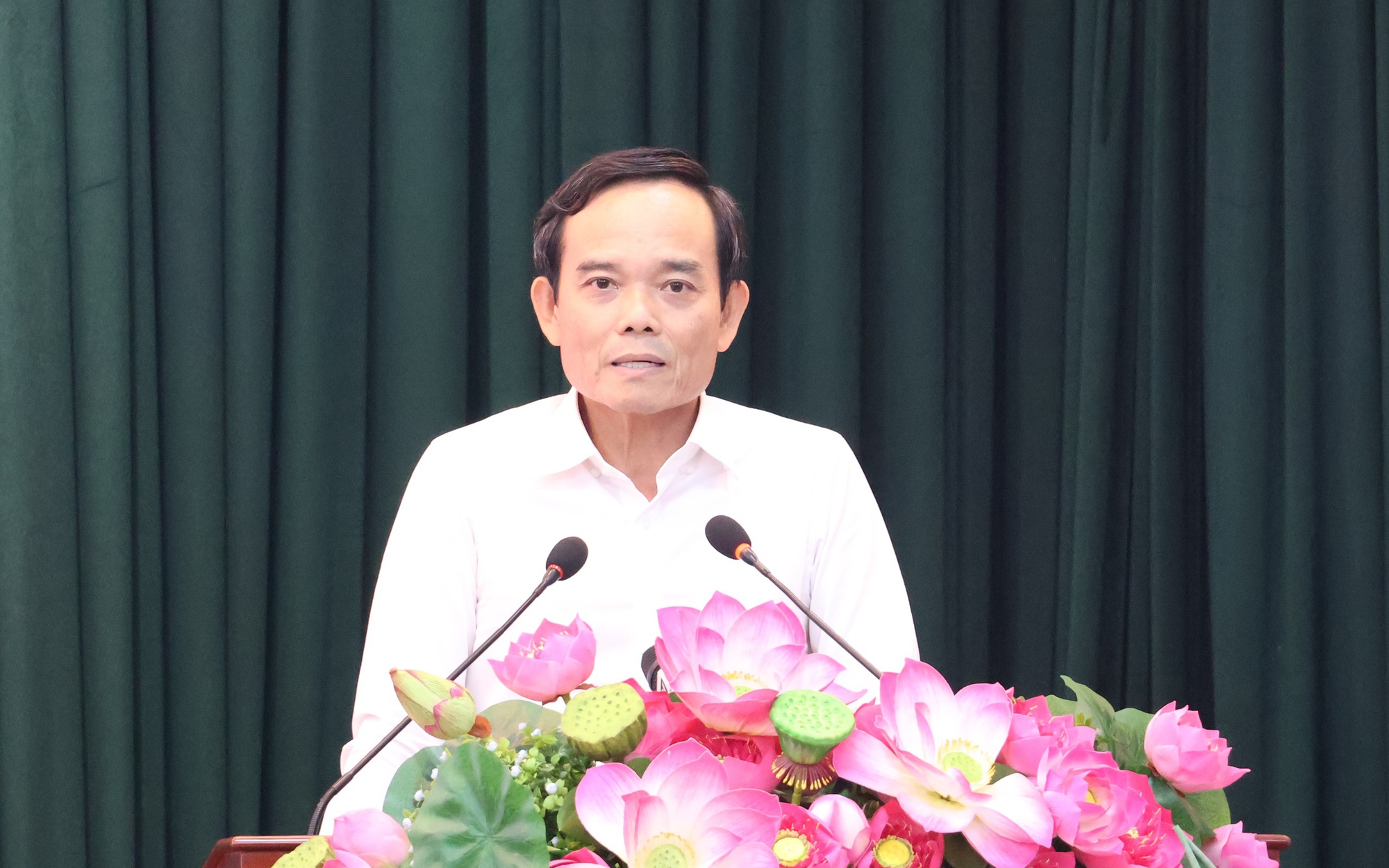 B&iacute; thư Th&agrave;nh ủy TPHCM: "Đ&atilde; qua rồi c&aacute;i thời muốn hứa g&igrave; th&igrave; hứa" - Ảnh 4.