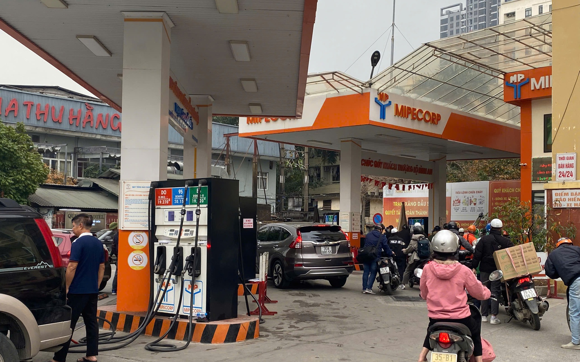 Đồng Nai lập đường d&acirc;y n&oacute;ng phản &aacute;nh về xăng dầu, y&ecirc;u cầu kh&ocirc;ng găm h&agrave;ng - Ảnh 1.