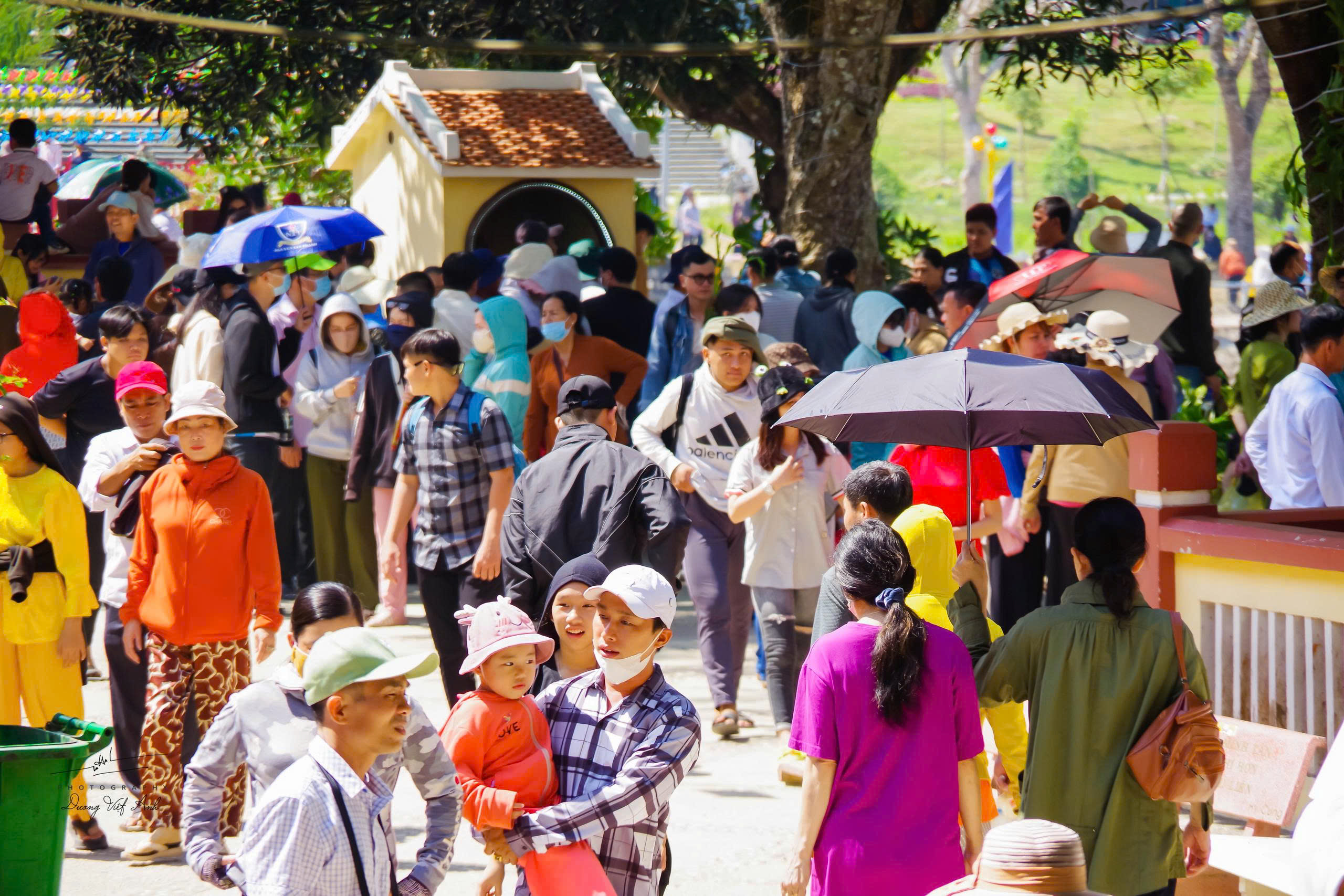 Lý do “Đà Lạt miền Tây” thu hút 25.000 khách du lịch tham gia lễ hội hoa đăng - Ảnh 12.