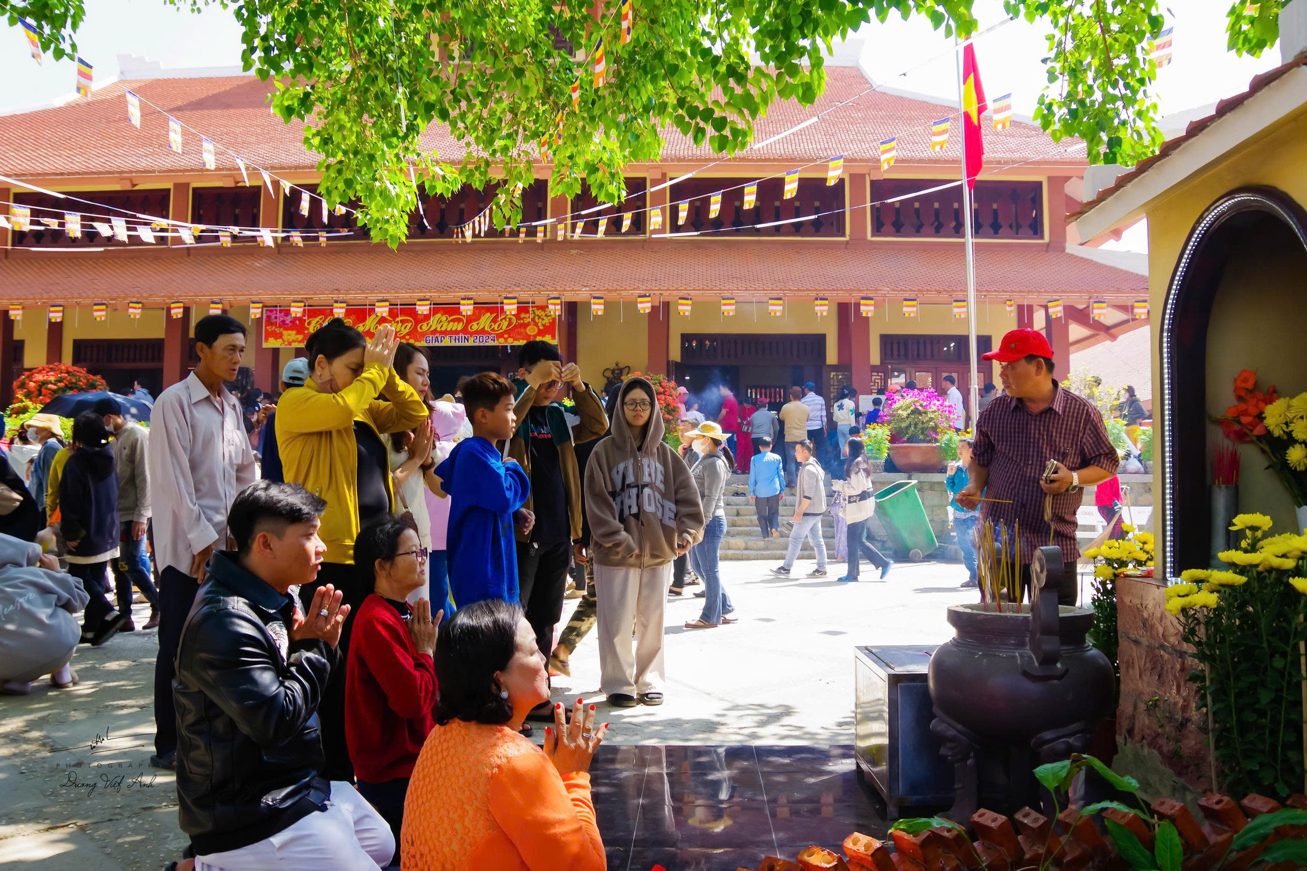 Lý do “Đà Lạt miền Tây” thu hút 25.000 khách du lịch tham gia lễ hội hoa đăng - Ảnh 15.