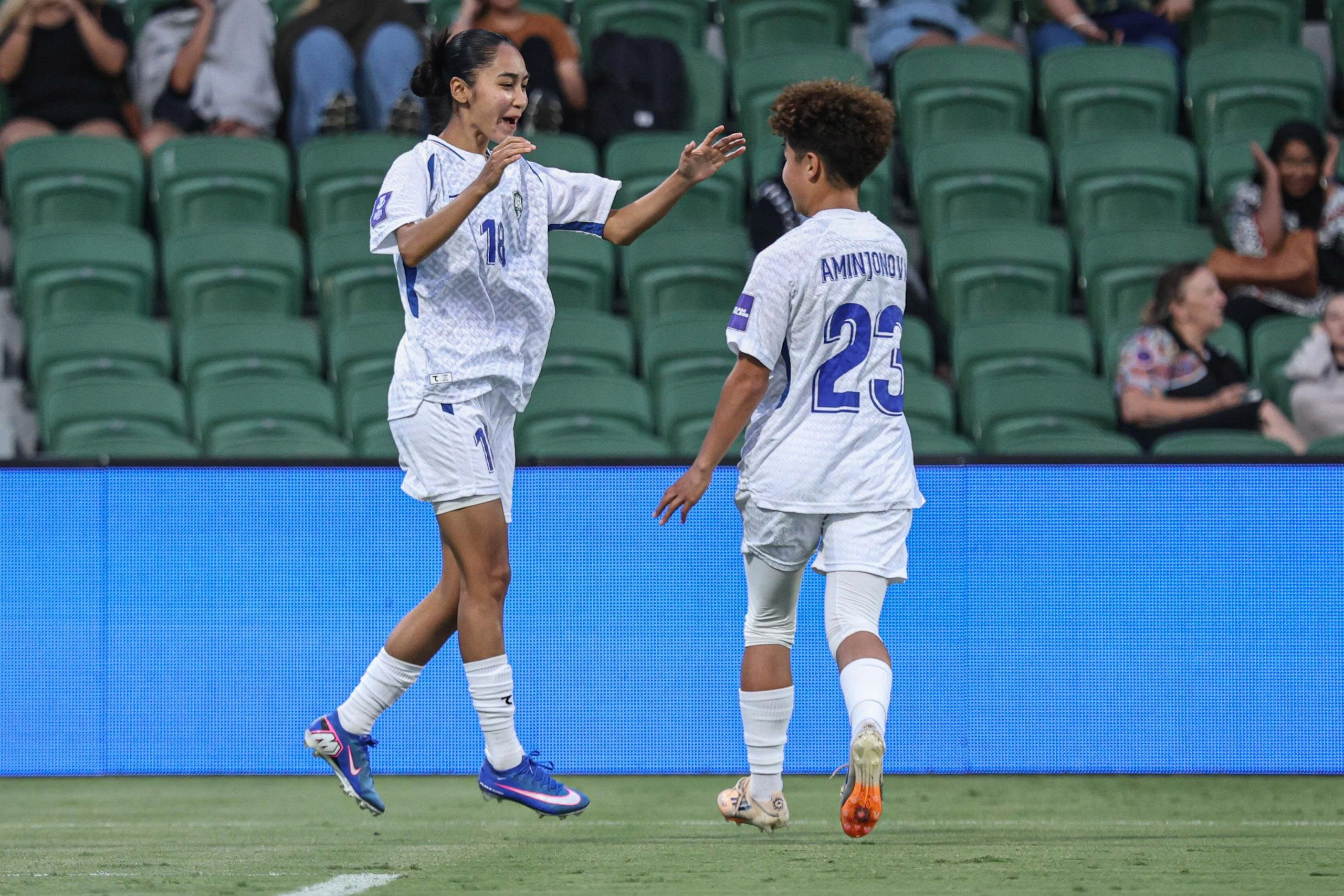 Bảng A và B ngã ngũ, tuyển nữ Việt Nam cần gì để đi tiếp? - Ảnh 2.