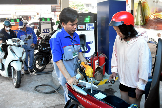 K&iacute;ch hoạt giải ph&aacute;p bảo đảm nguồn cung xăng dầu - Ảnh 1.