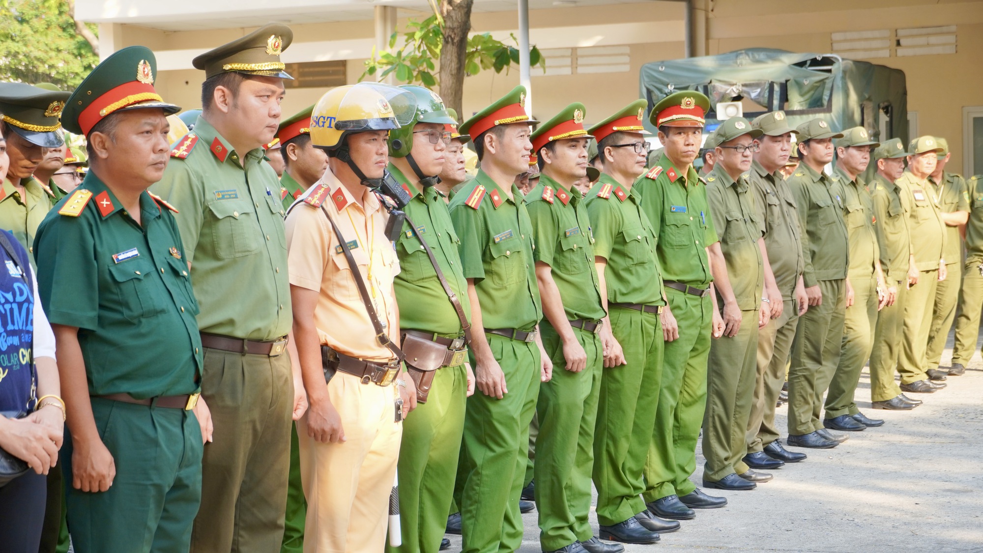 Công an phường Vũng Tàu ra quân đảm bảo trật tự đô thị năm 2026 - Ảnh 3. Công an phường Vũng Tàu ra quân đảm bảo trật tự đô thị năm 2026 - Ảnh 3.